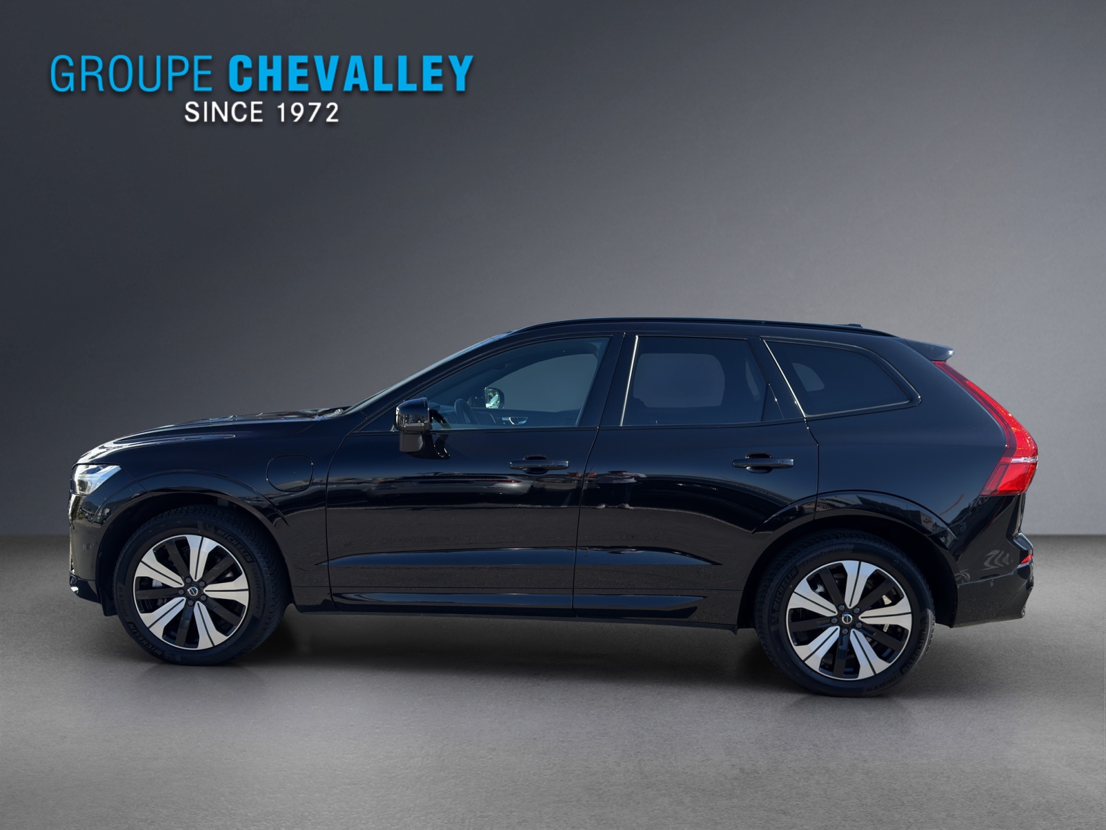 VOLVO XC60 T8 eAWD PluginHybrid Plus Dark Geartronic-showroom-element-2