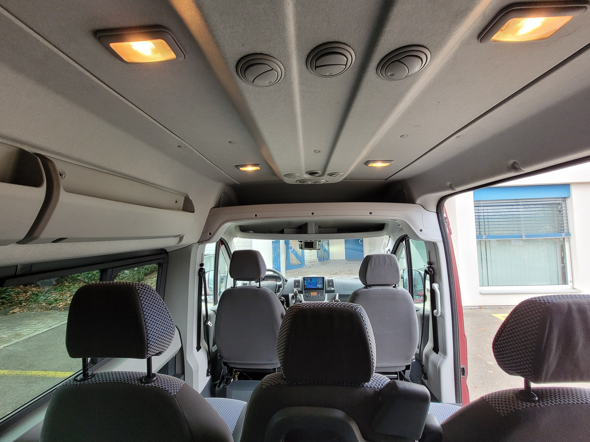 PEUGEOT BOXER 333-120 Minibus-image-9