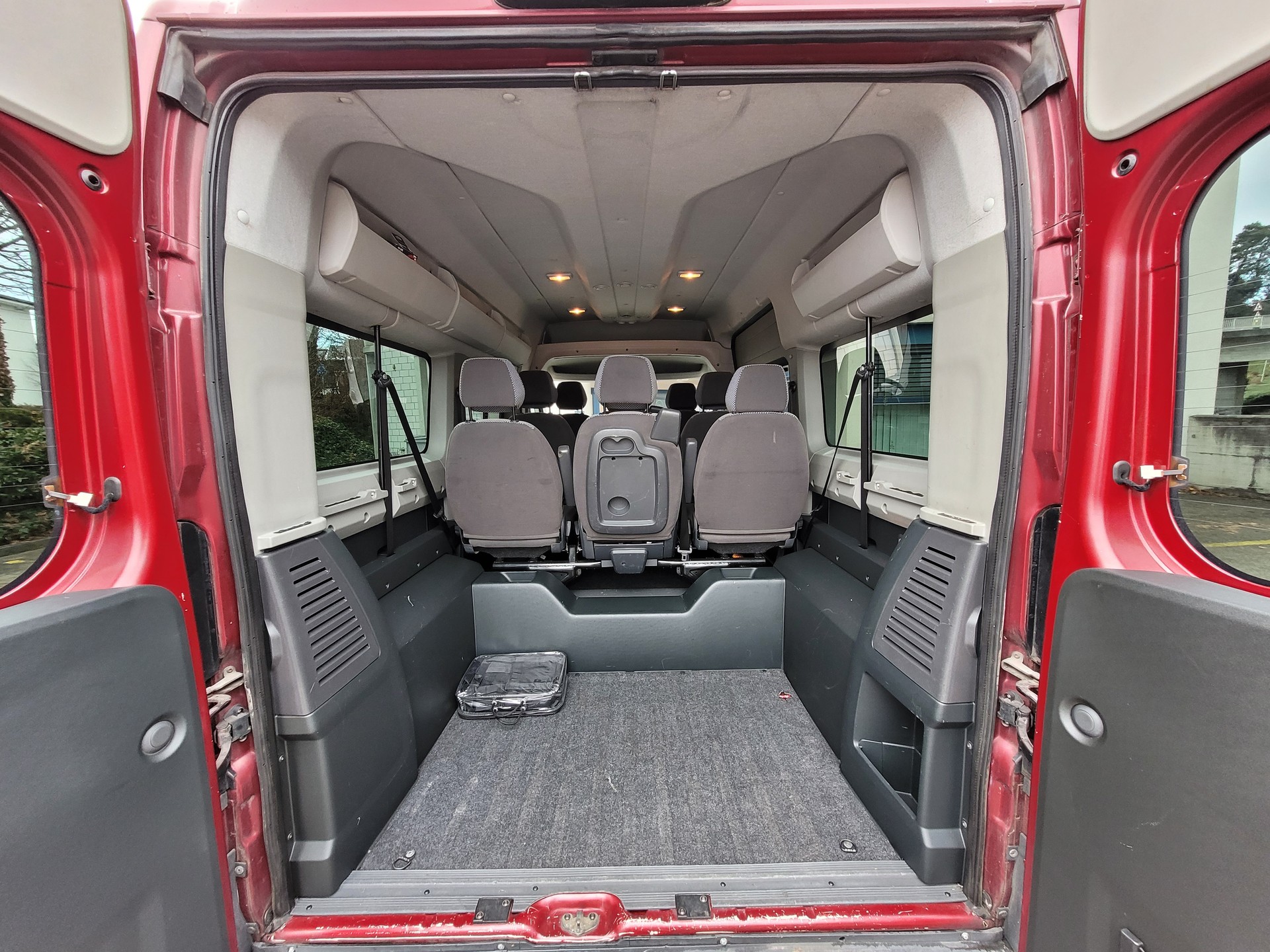 PEUGEOT BOXER 333-120 Minibus-image-10