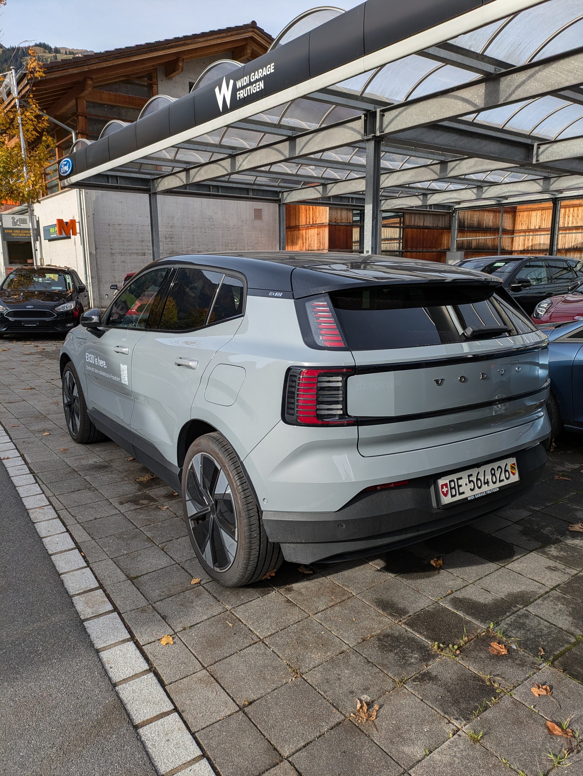 VOLVO EX30 E60 Twin Ultra Performance AWD-showroom-element-3