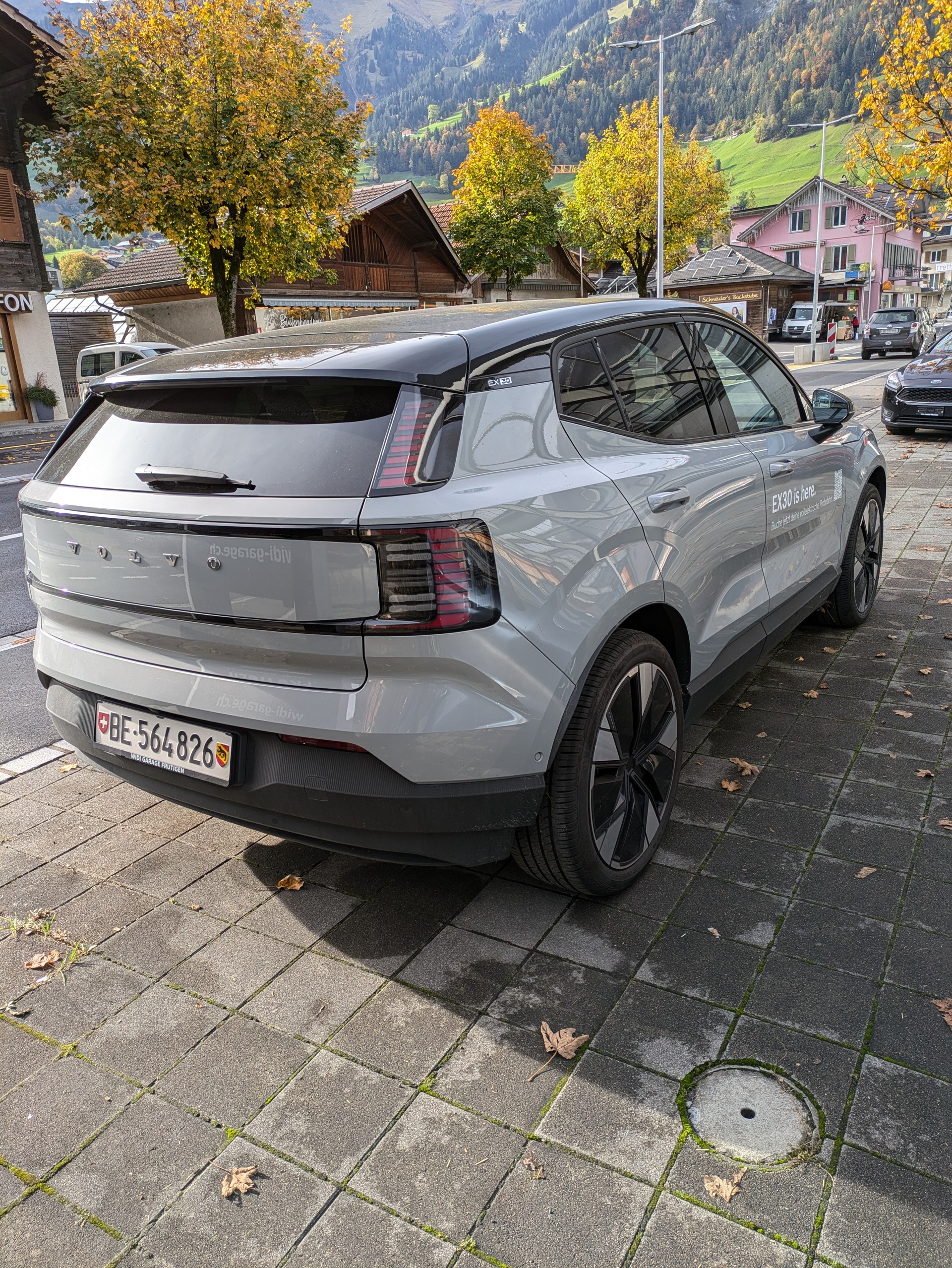 VOLVO EX30 E60 Twin Ultra Performance AWD-image-4