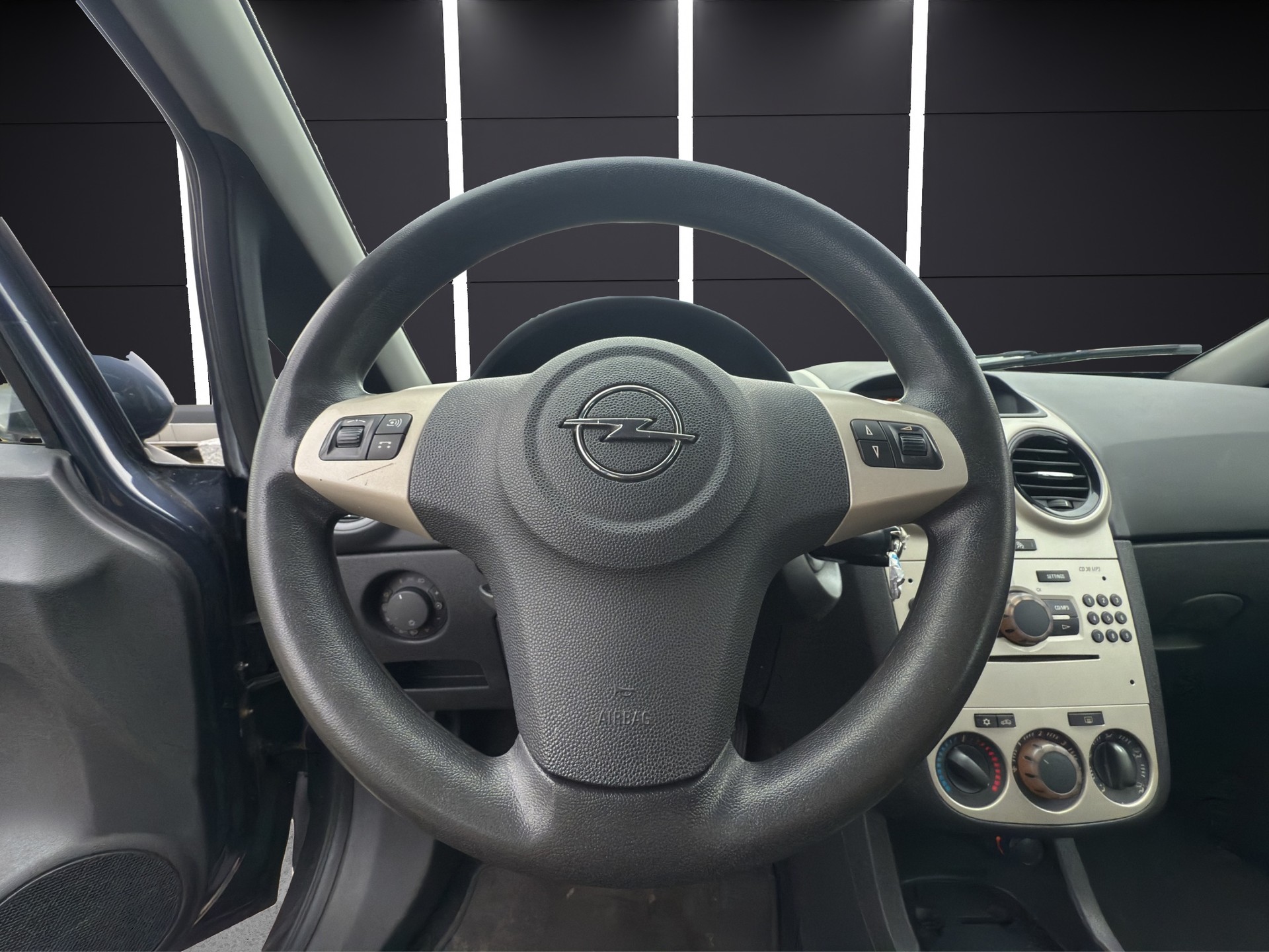 OPEL Corsa 1.4 TP Enjoy-image-13