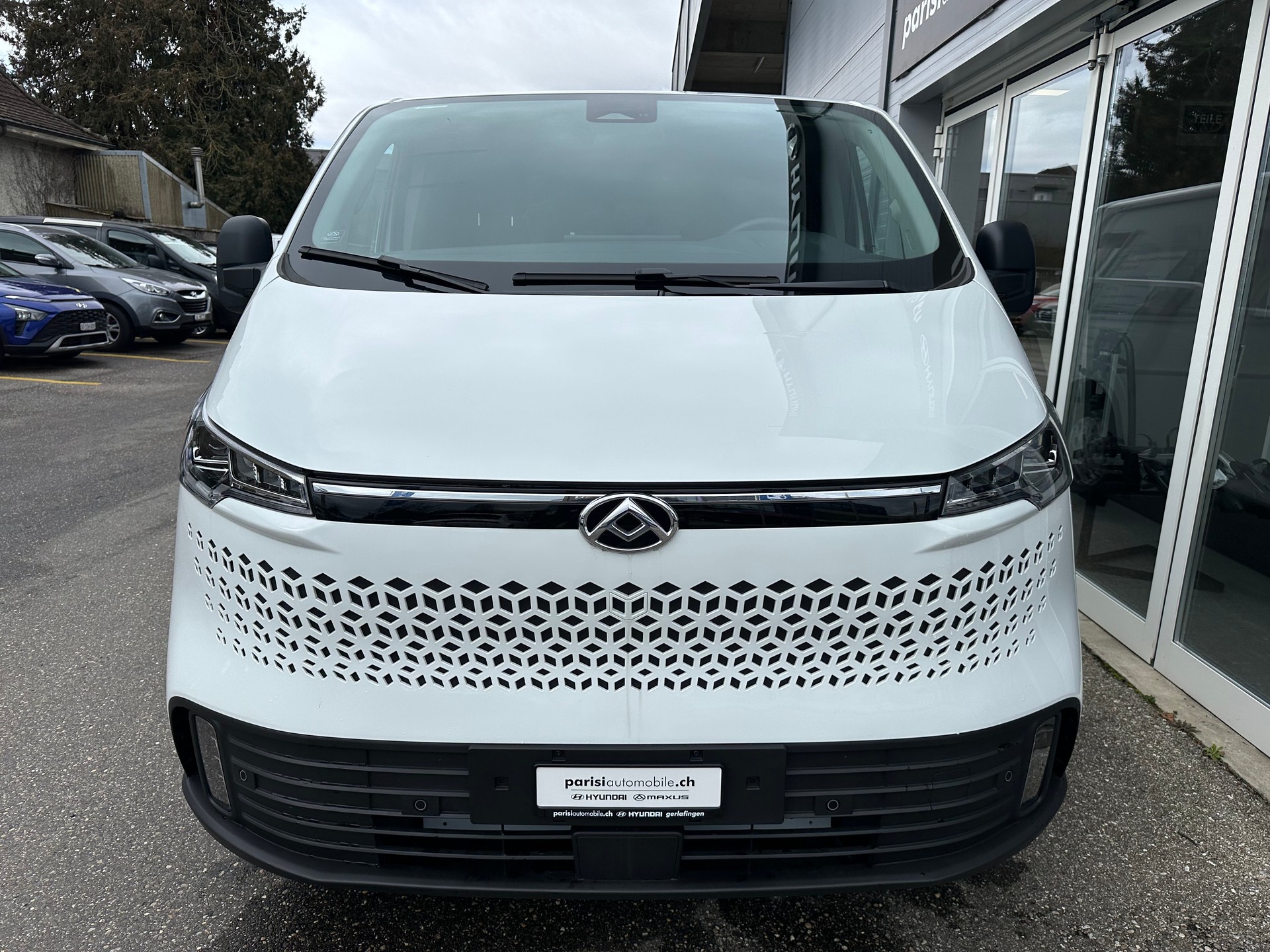 MAXUS eDeliver 7 L2 88kWh-image-1