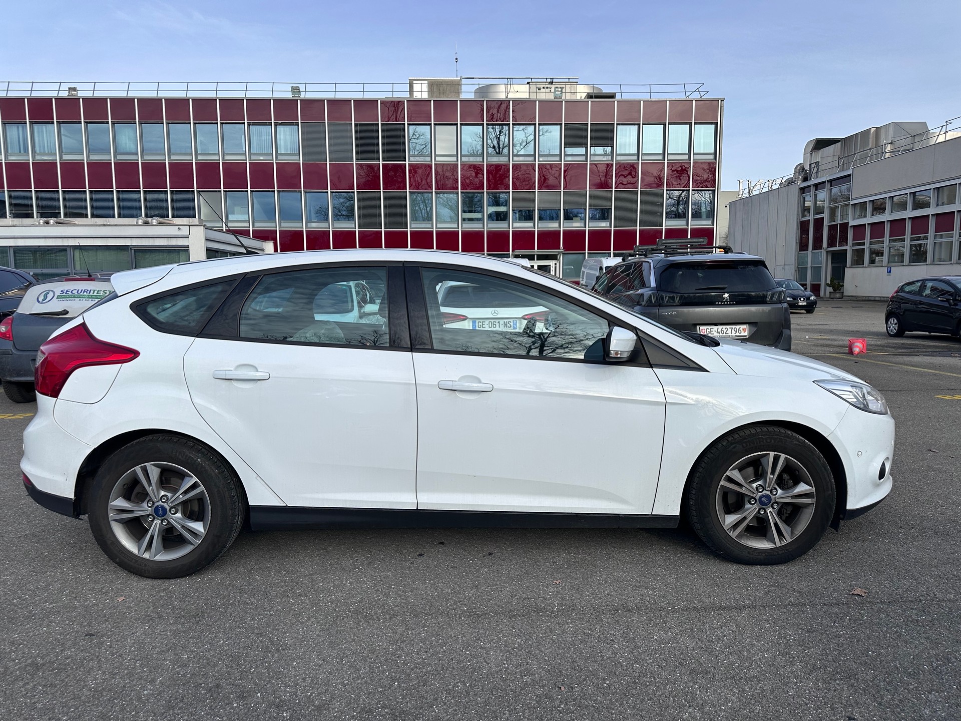 FORD Focus 1.0 SCTi Titanium-image-4