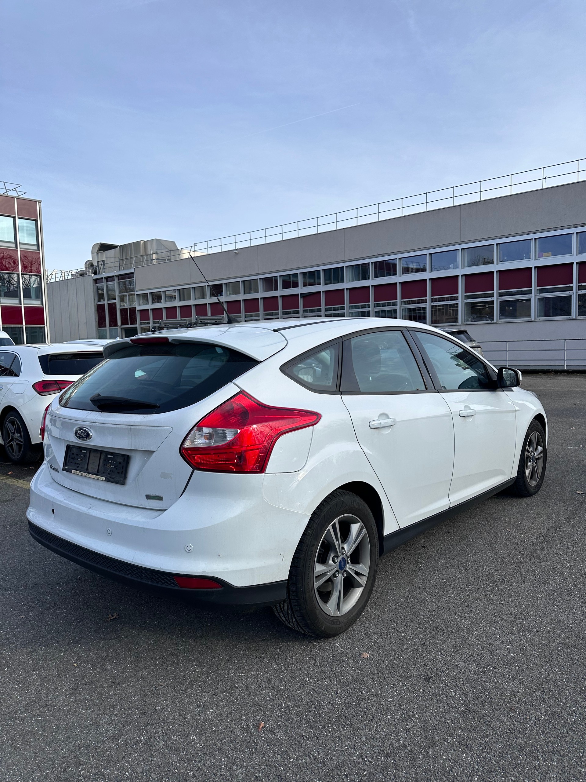 FORD Focus 1.0 SCTi Titanium-image-3