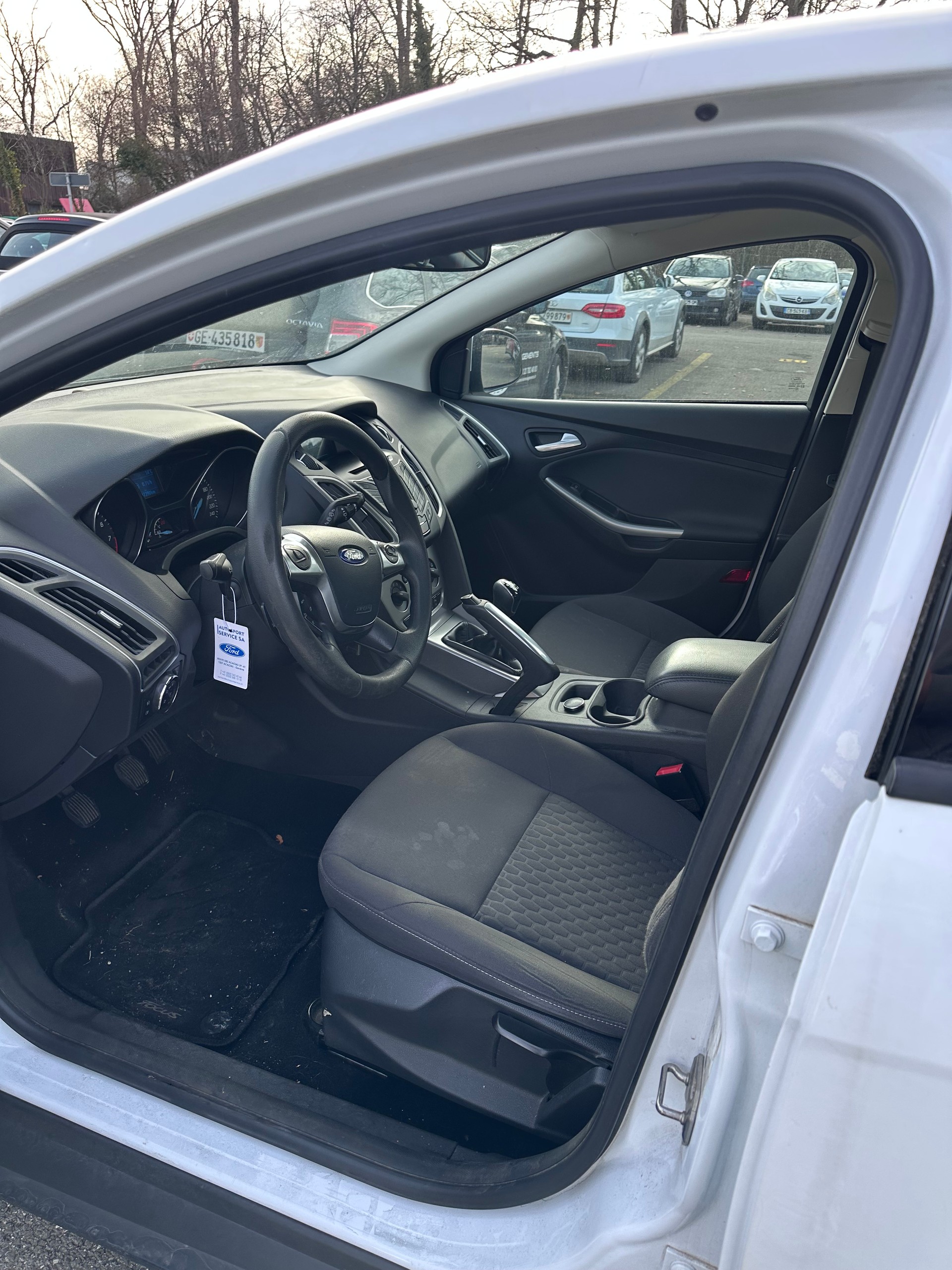 FORD Focus 1.0 SCTi Titanium-image-8