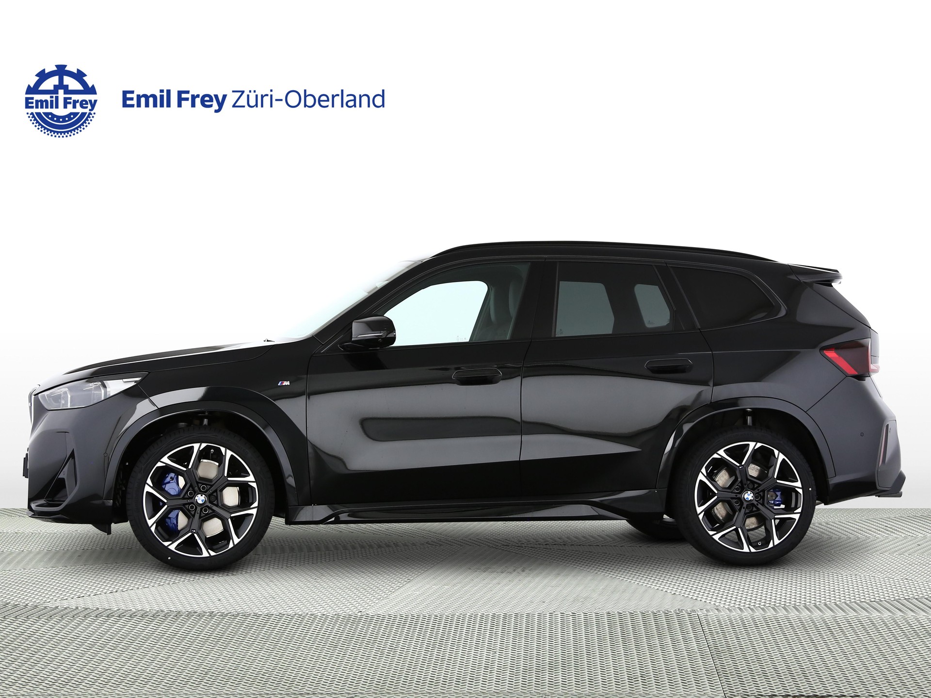 BMW X1 M35i-showroom-element-1