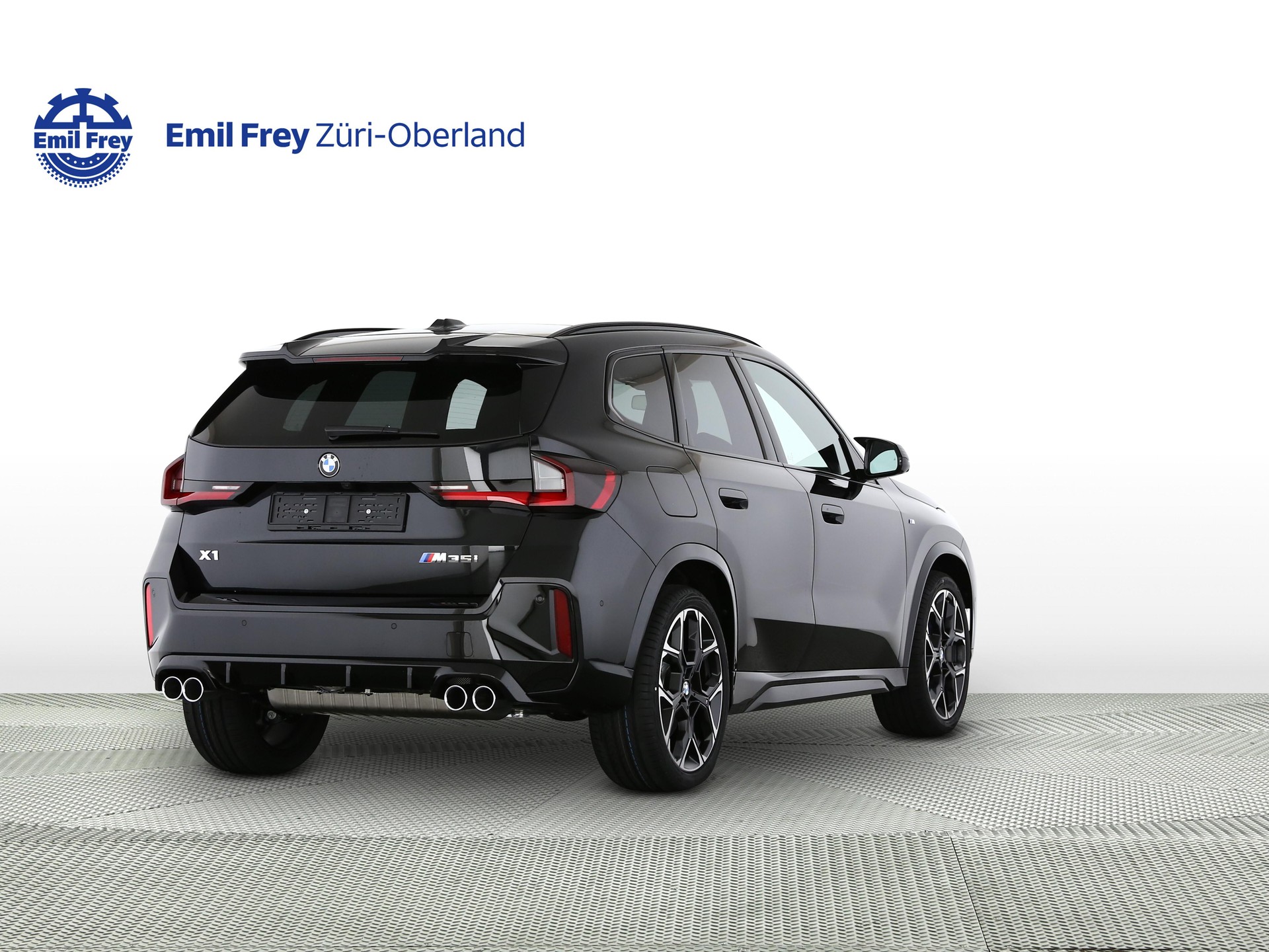 BMW X1 M35i-showroom-element-2