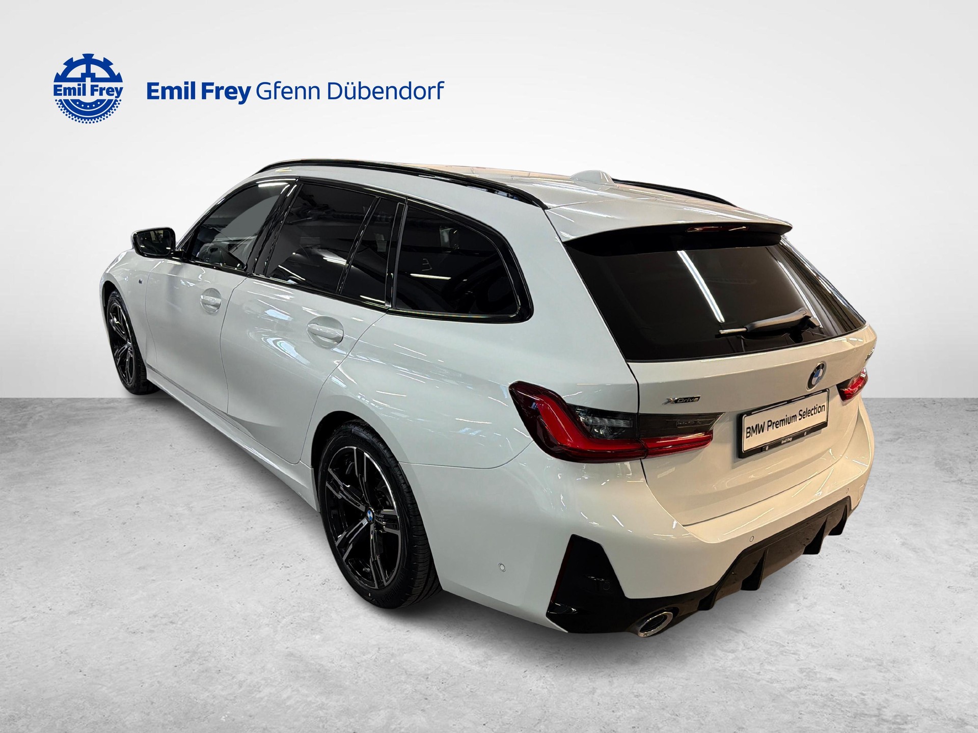 BMW 320d xDrive SAG Touring-showroom-element-3