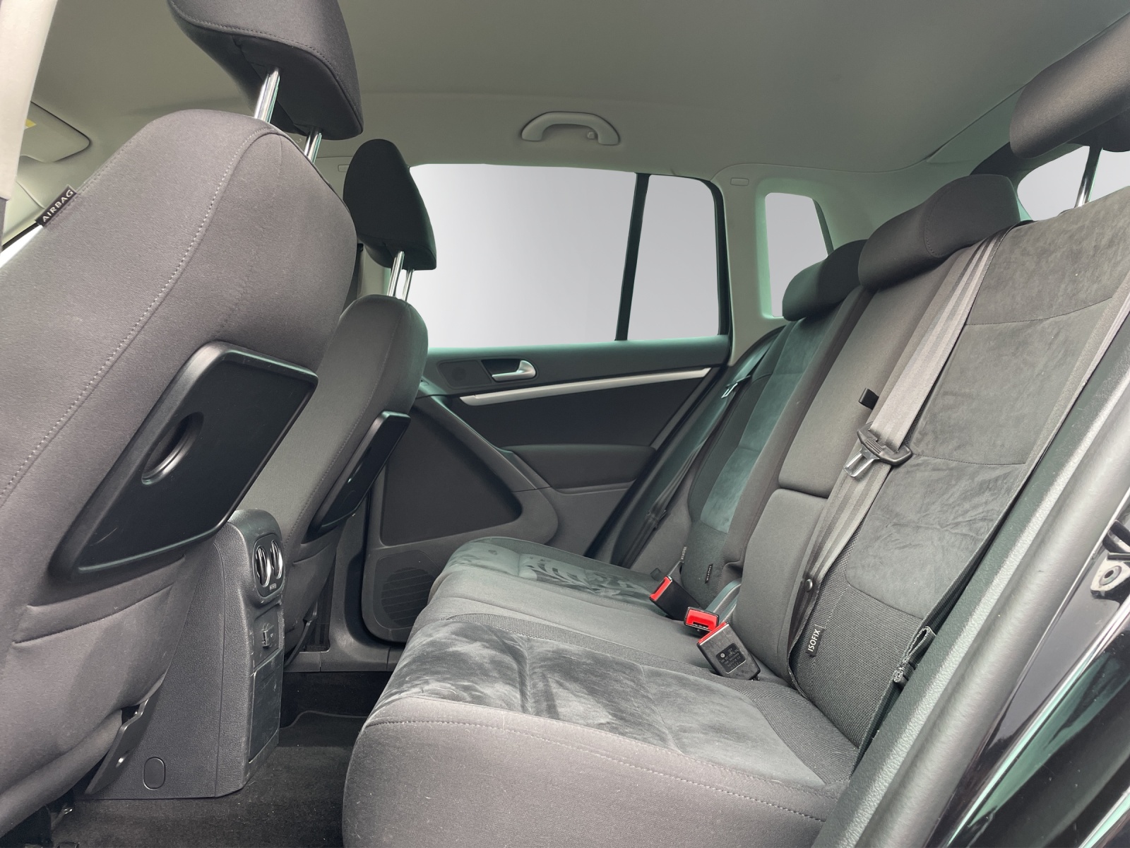 VW Tiguan 2.0 TDI BlueMotion Sport&Style 4Motion DSG-image-11