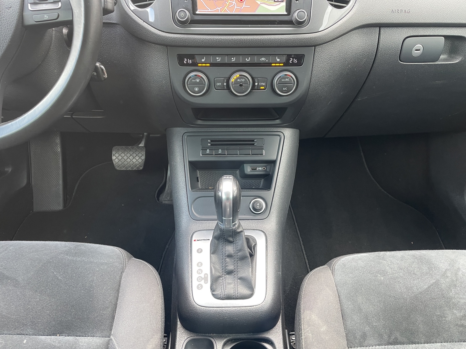 VW Tiguan 2.0 TDI BlueMotion Sport&Style 4Motion DSG-image-15