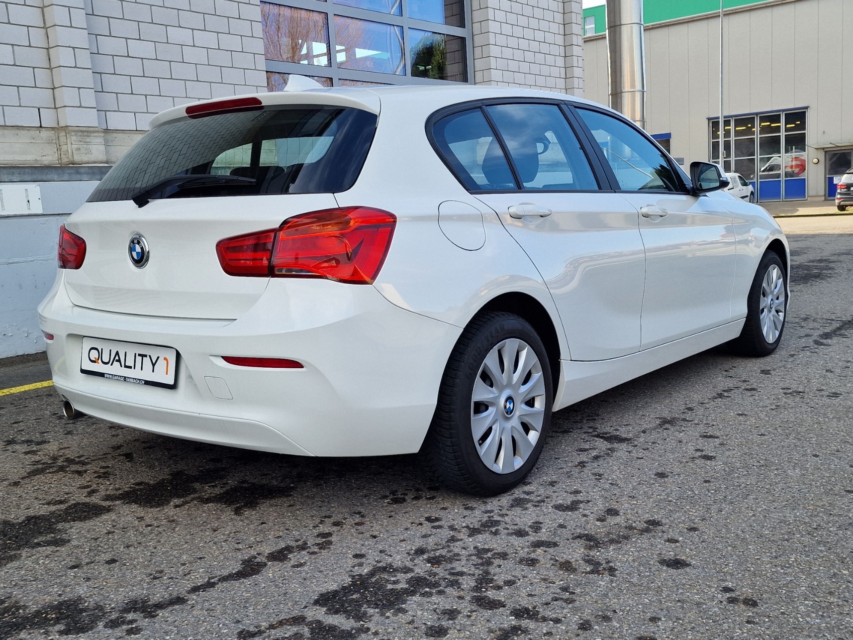 BMW 114d Business-image-4