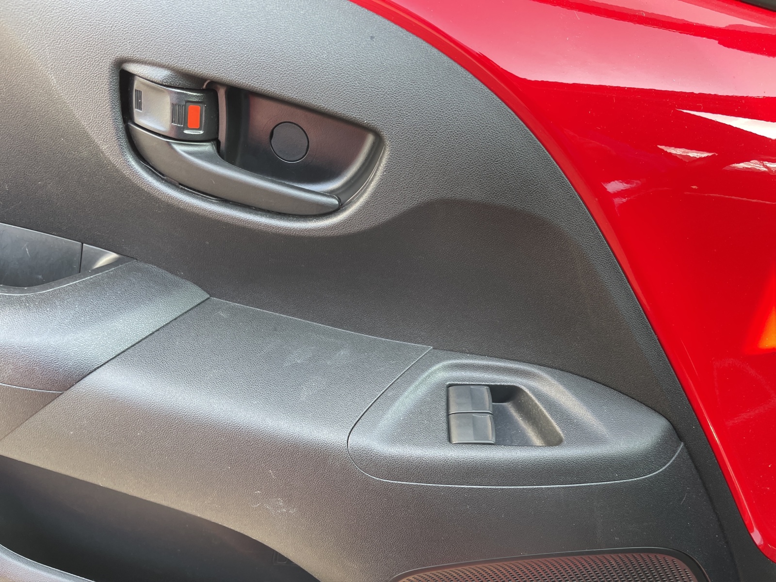 PEUGEOT 108 1.0 VTi Style-image-14