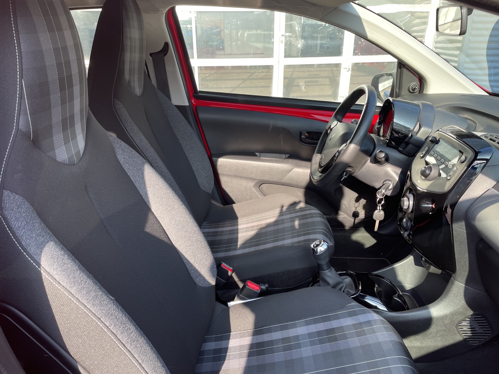 PEUGEOT 108 1.0 VTi Style-image-10