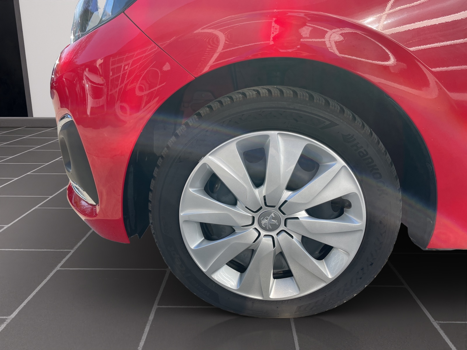 PEUGEOT 108 1.0 VTi Style-image-9
