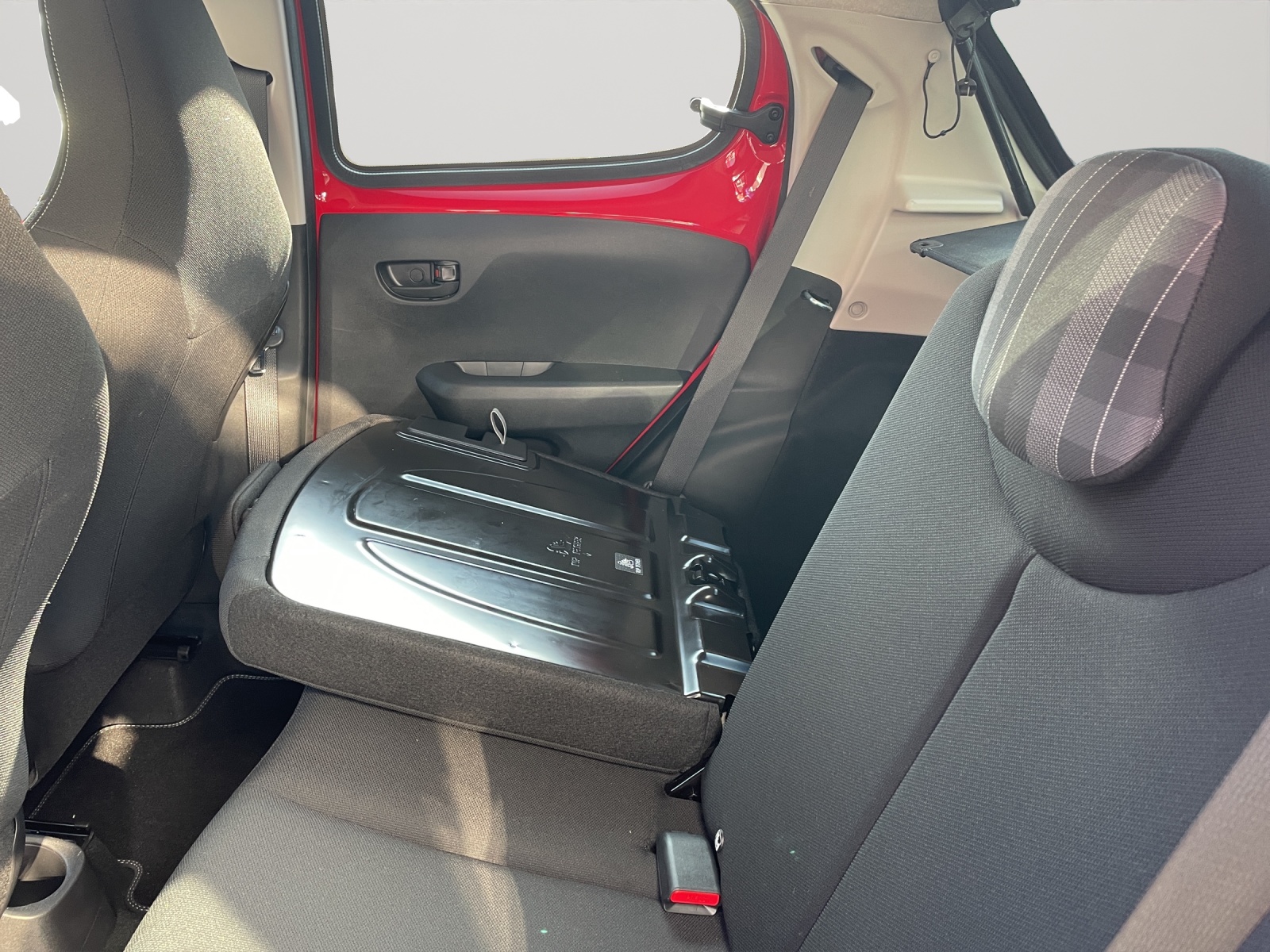 PEUGEOT 108 1.0 VTi Style-image-7
