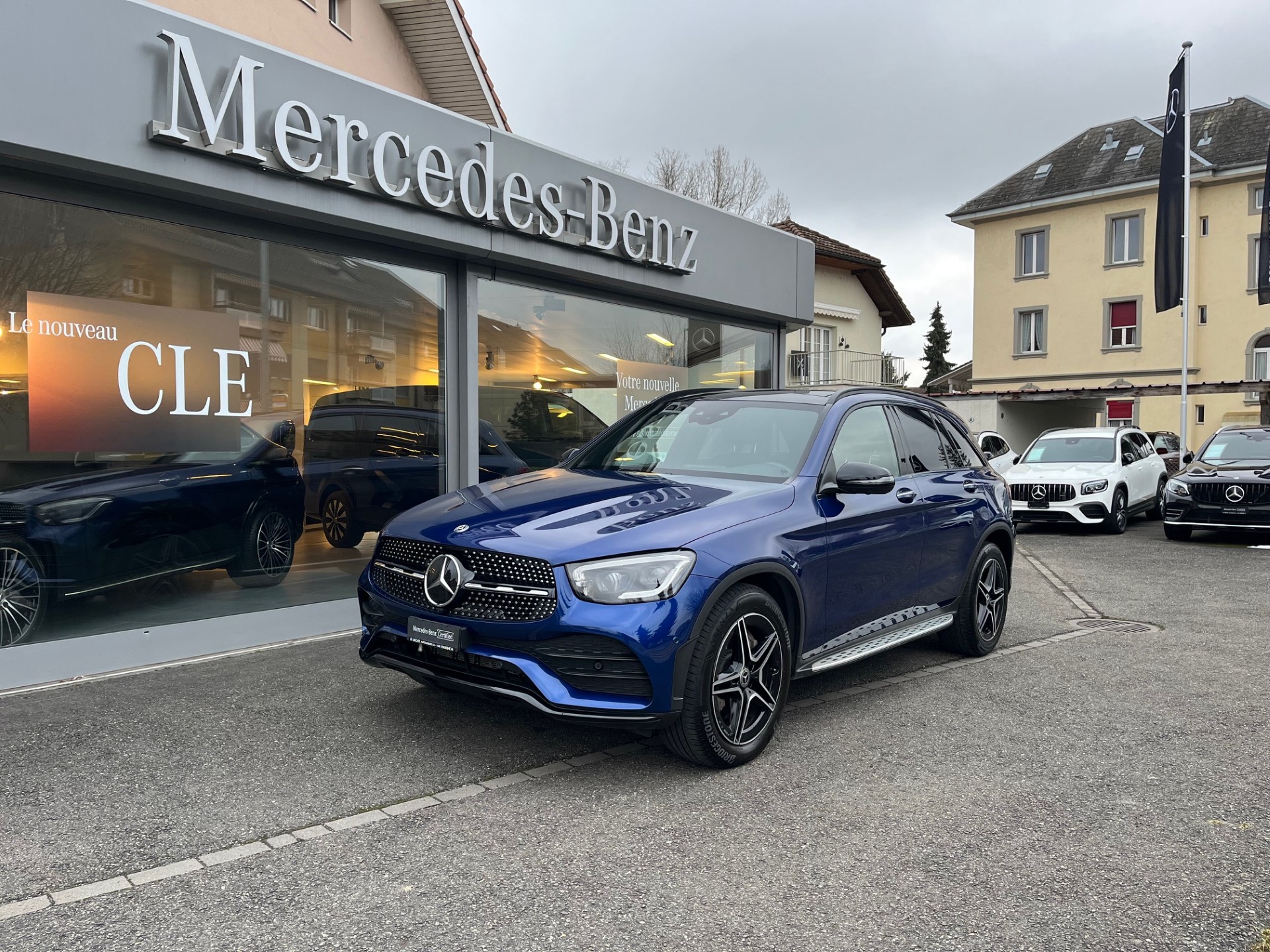 MERCEDES-BENZ GLC 300 AMG Line 4Matic 9G-Tronic-showroom-element-1