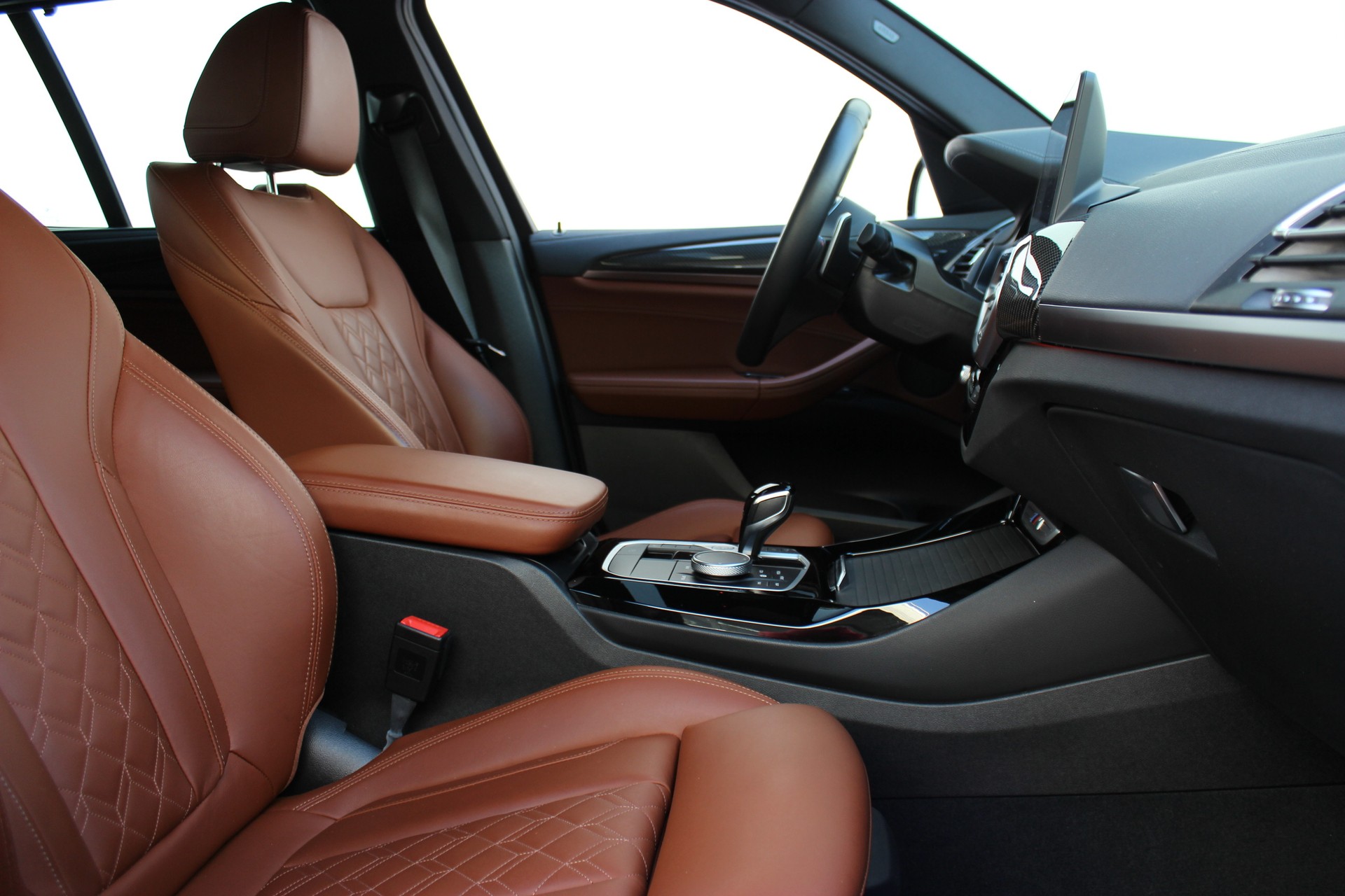BMW X3 M40i Individual-showroom-element-3