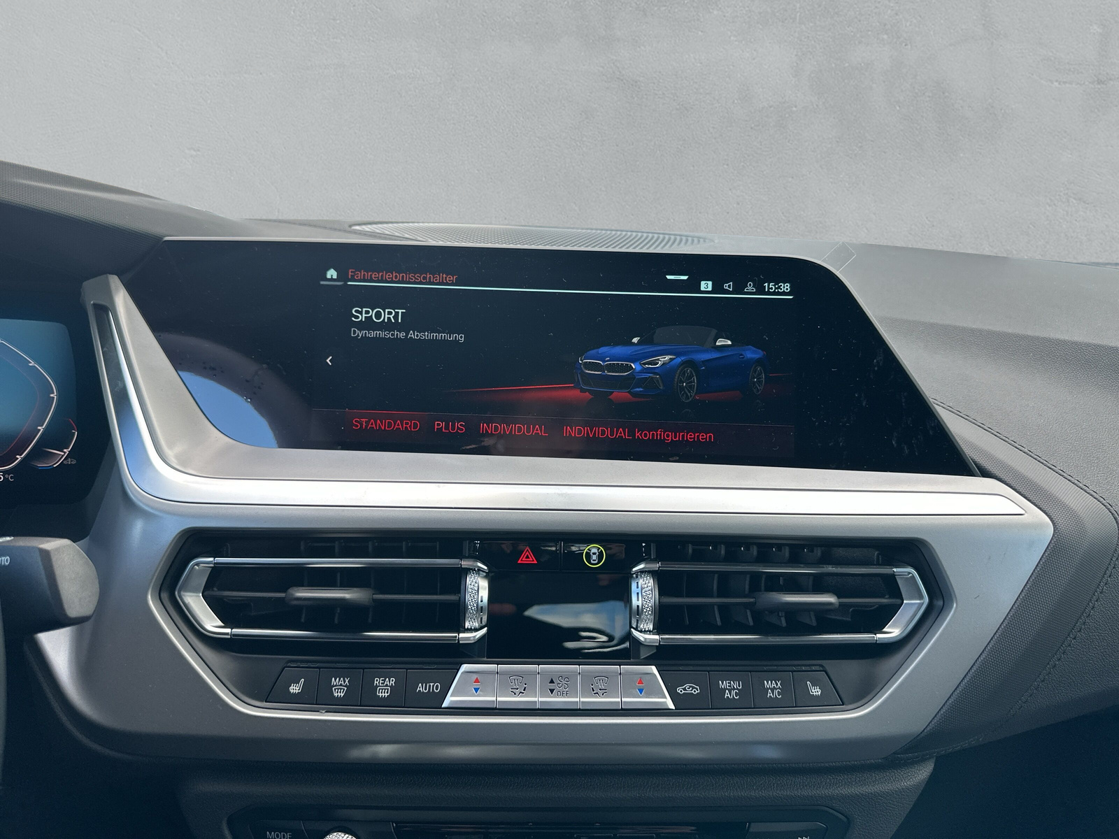BMW Z4 sDrive 20i-image-13