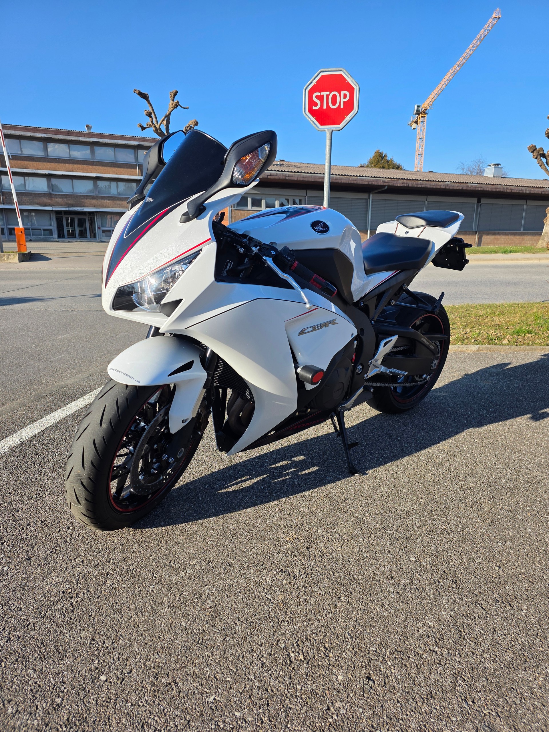 HONDA CBR 1000 RA ABS-image-1