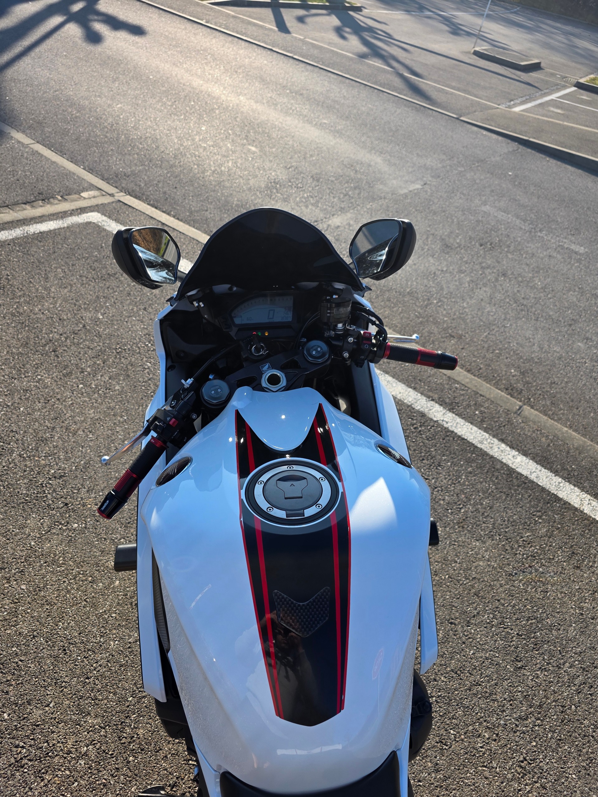 HONDA CBR 1000 RA ABS-image-5