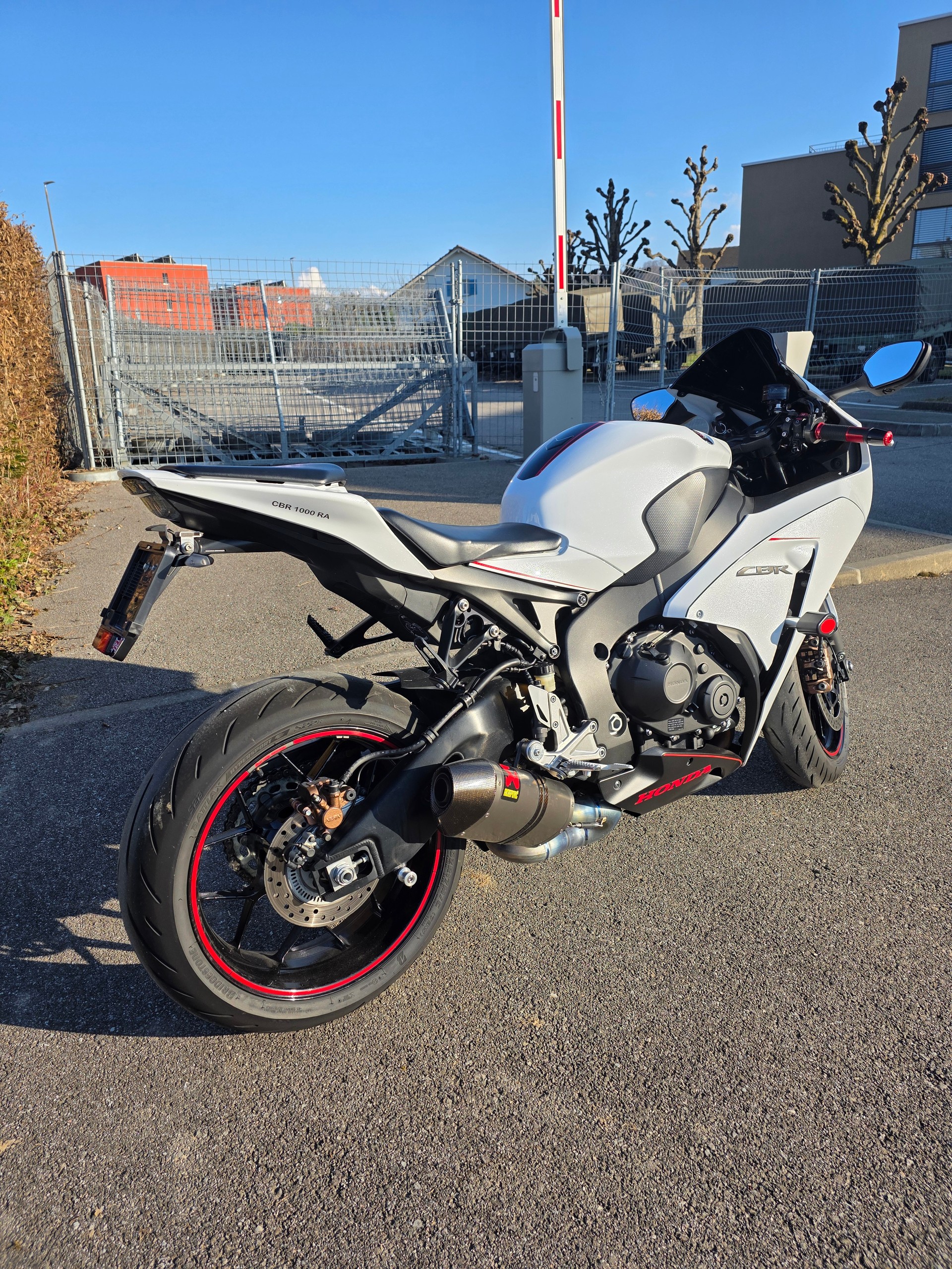 HONDA CBR 1000 RA ABS-image-4