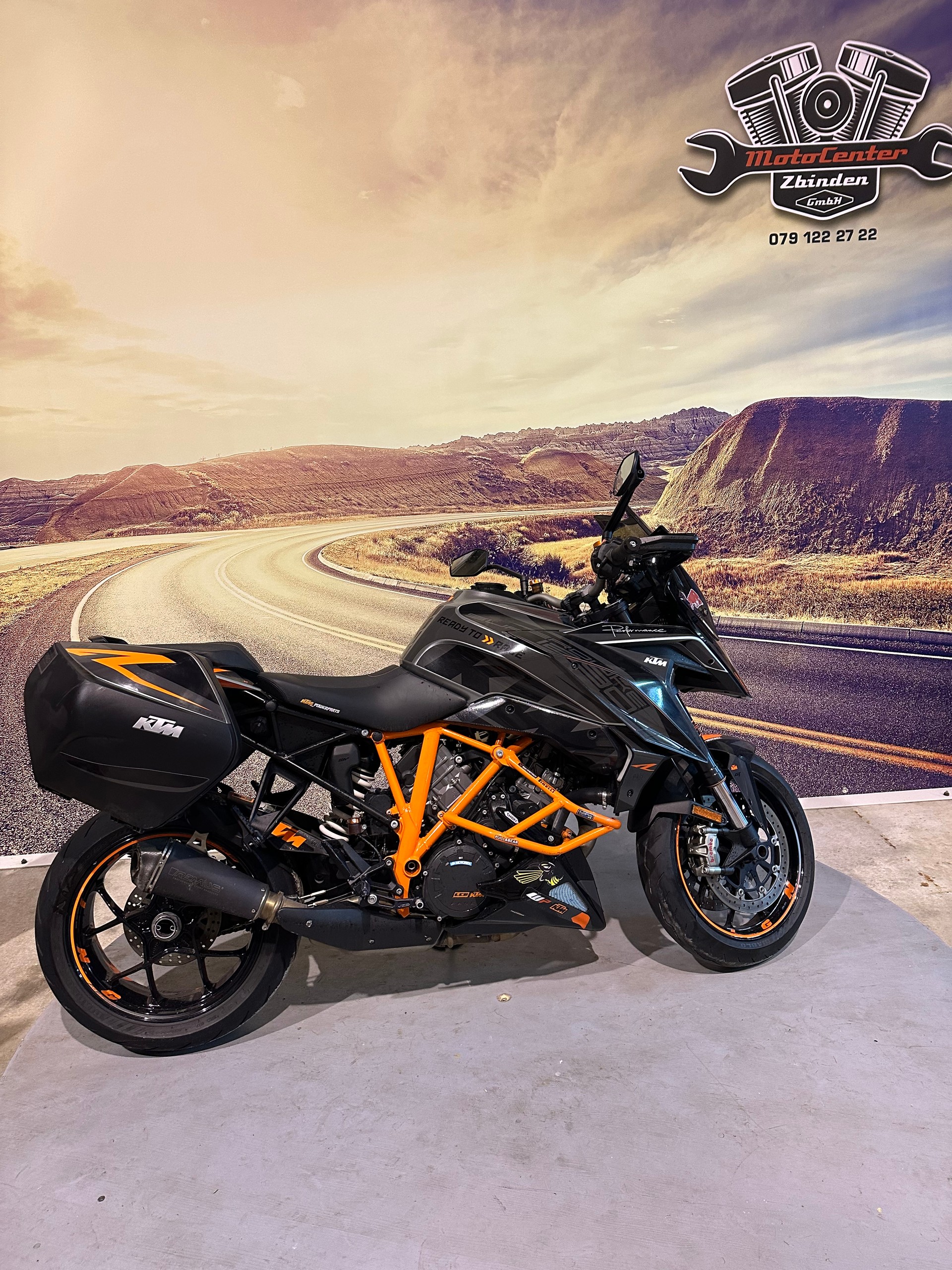 KTM 1290 Super Duke GT mit Remus Auspuff