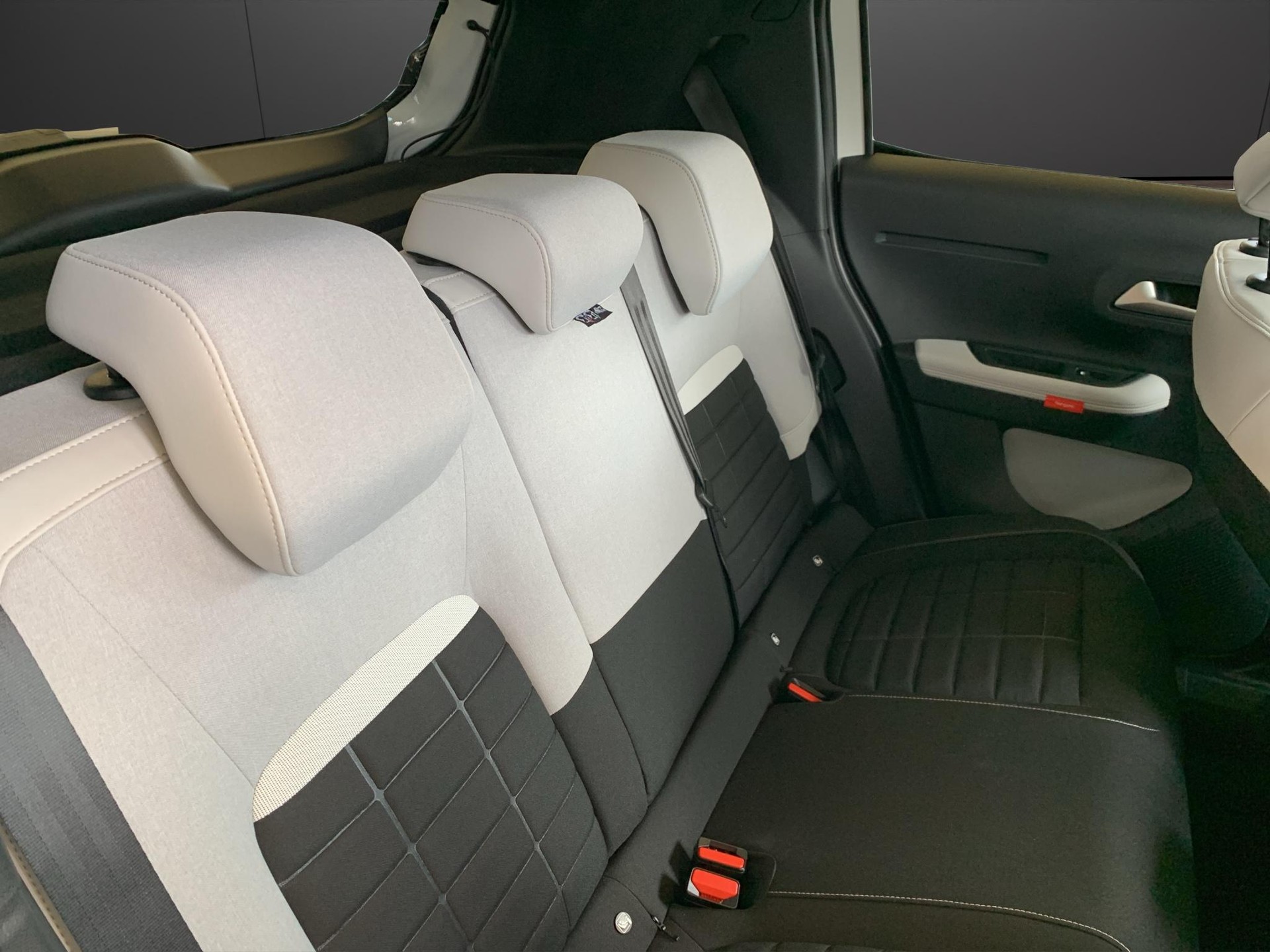 CITROEN C3 1.2 Hybrid Max-image-13