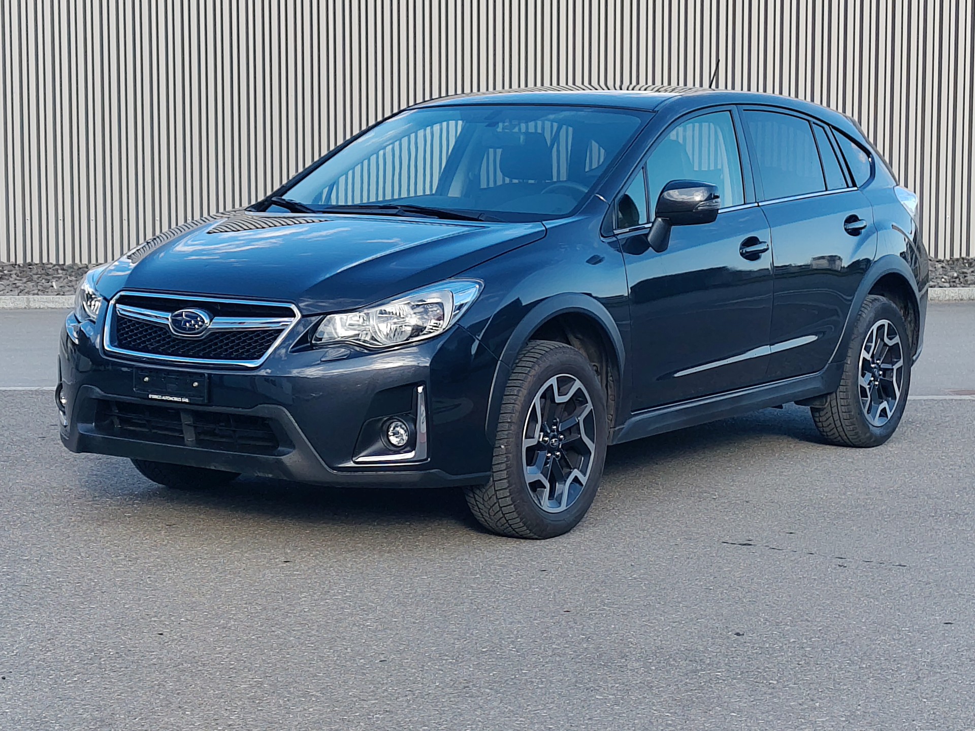SUBARU XV 2.0 Swiss Three AWD CVT-showroom-element-1