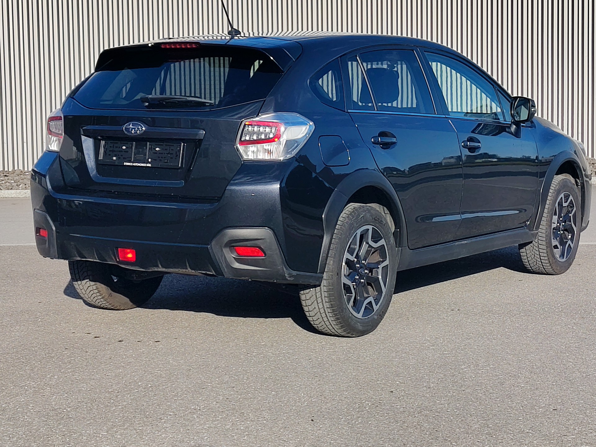 SUBARU XV 2.0 Swiss Three AWD CVT-showroom-element-3