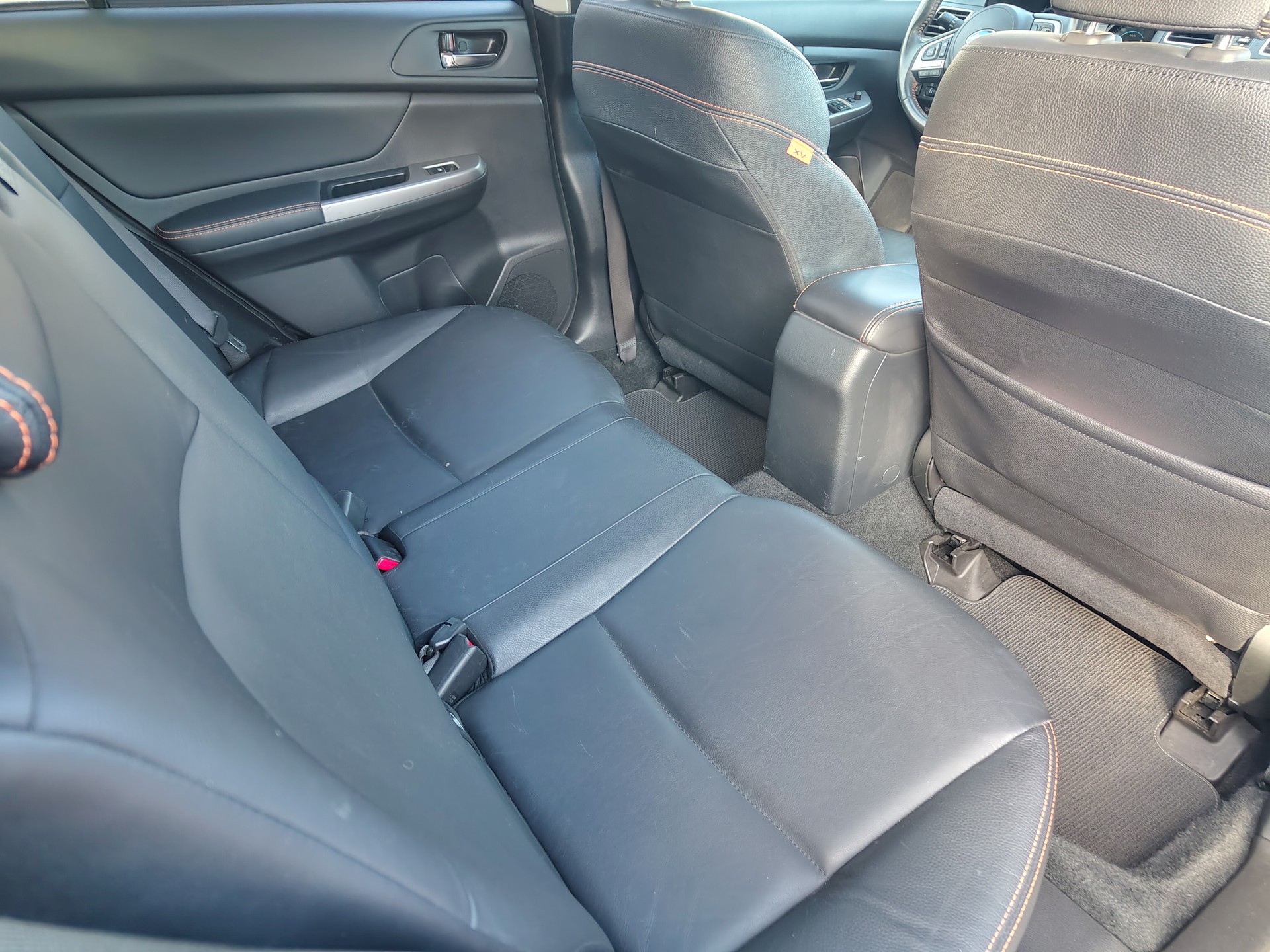 SUBARU XV 2.0 Swiss Three AWD CVT-image-9
