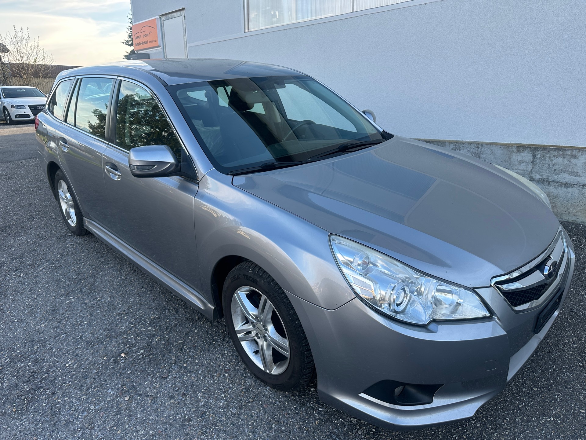 SUBARU Legacy 2.0i Swiss AWD Lineartronic-image-1