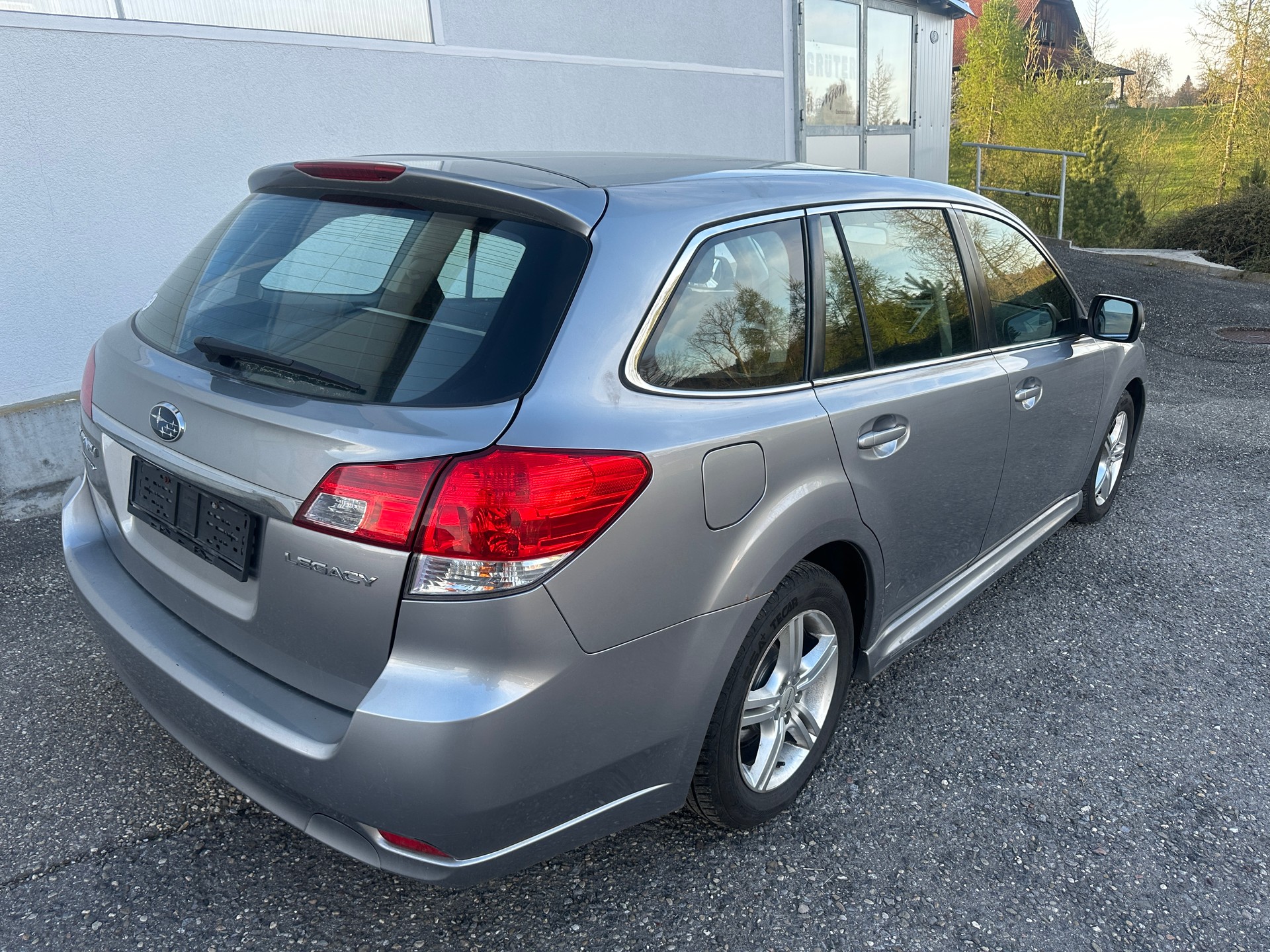 SUBARU Legacy 2.0i Swiss AWD Lineartronic-image-2