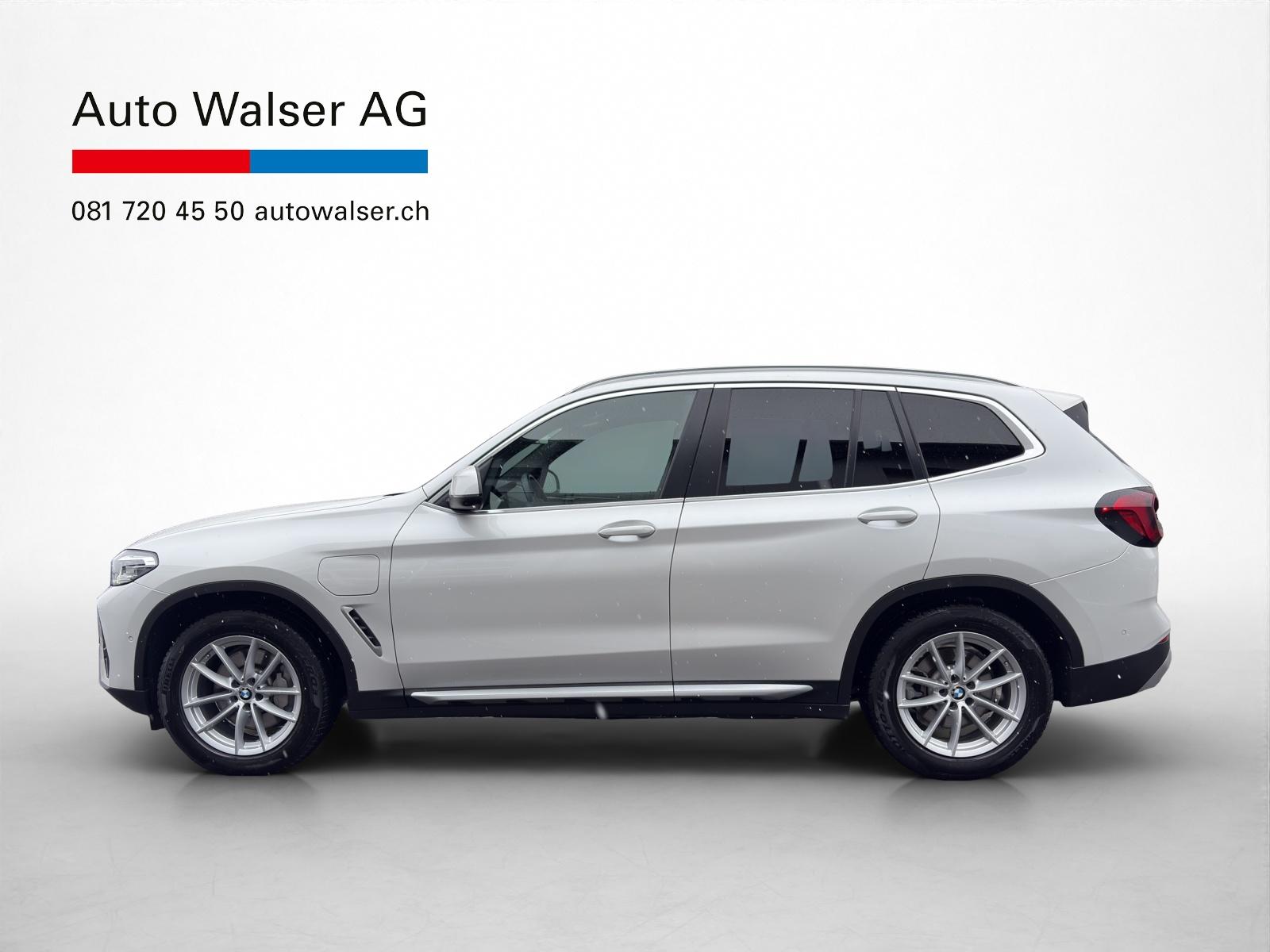 BMW X3 30e xDrive-showroom-element-1