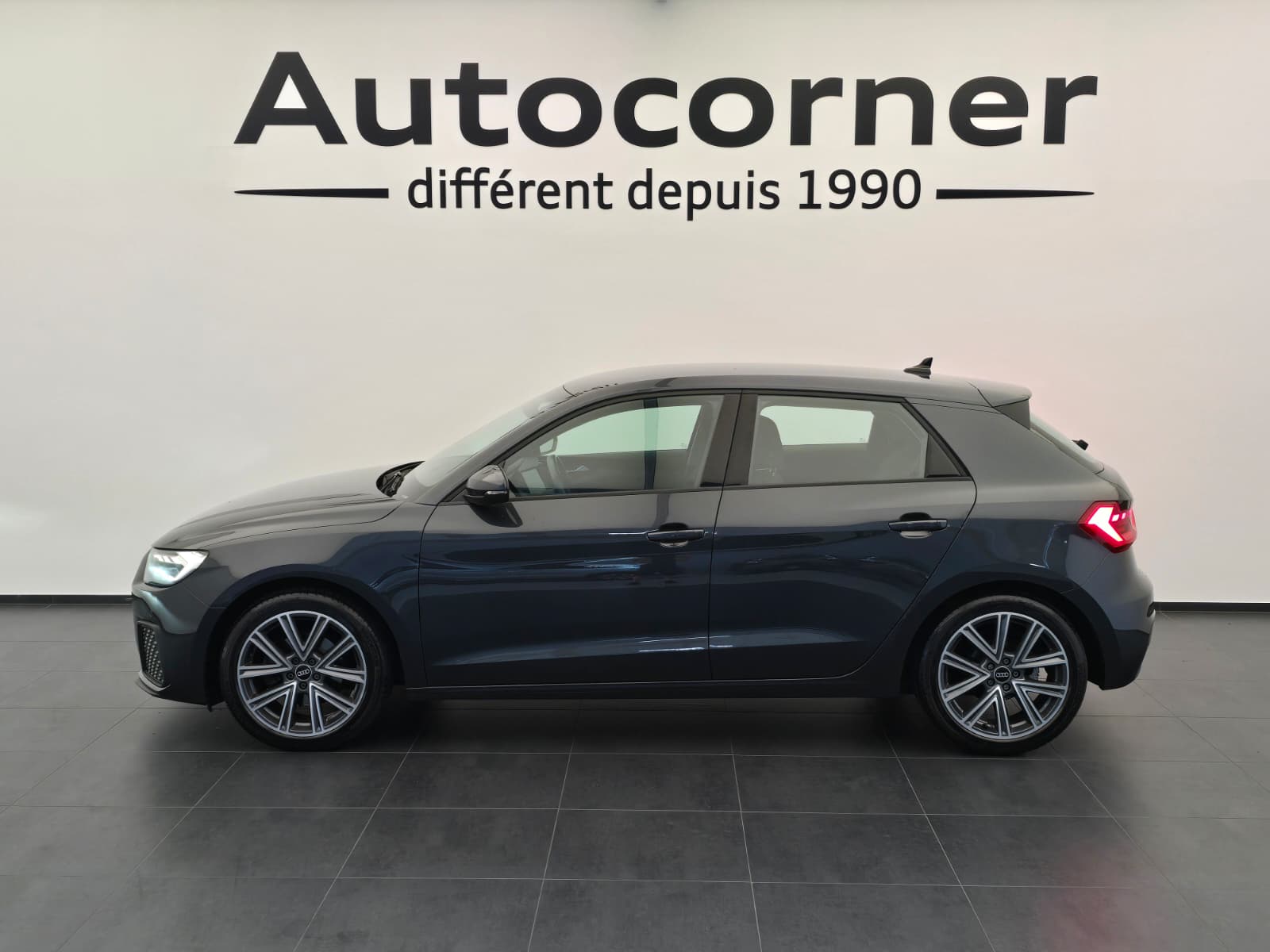 AUDI A1 Sportback 30 TFSI Attraction S-tronic-showroom-element-1