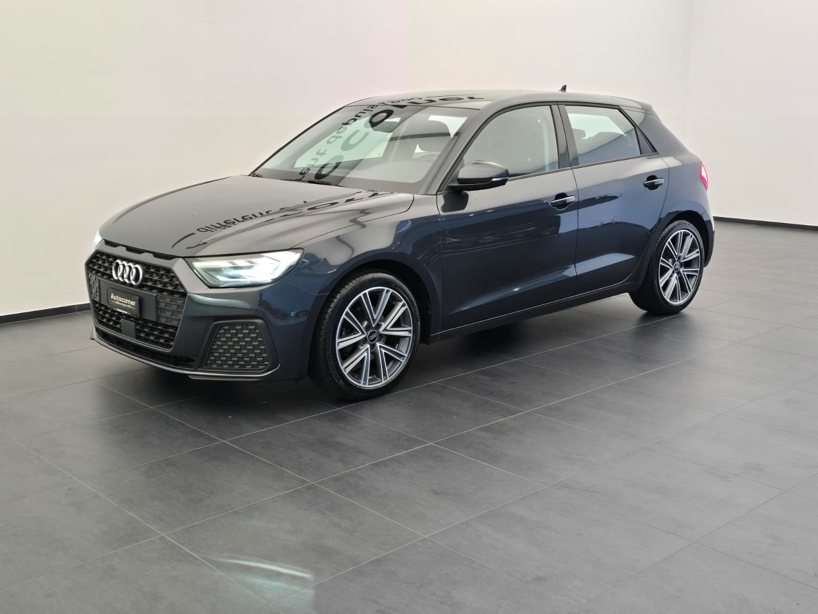 AUDI A1 Sportback 30 TFSI Attraction S-tronic-showroom-element-2