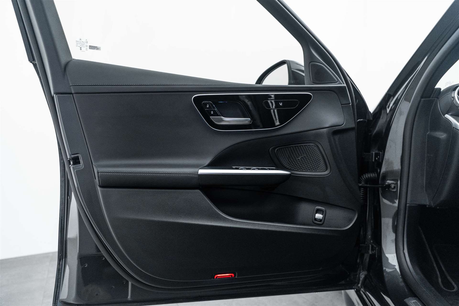 MERCEDES-BENZ MERCEDES-BENZ C 300 T AMG-Line-image-6