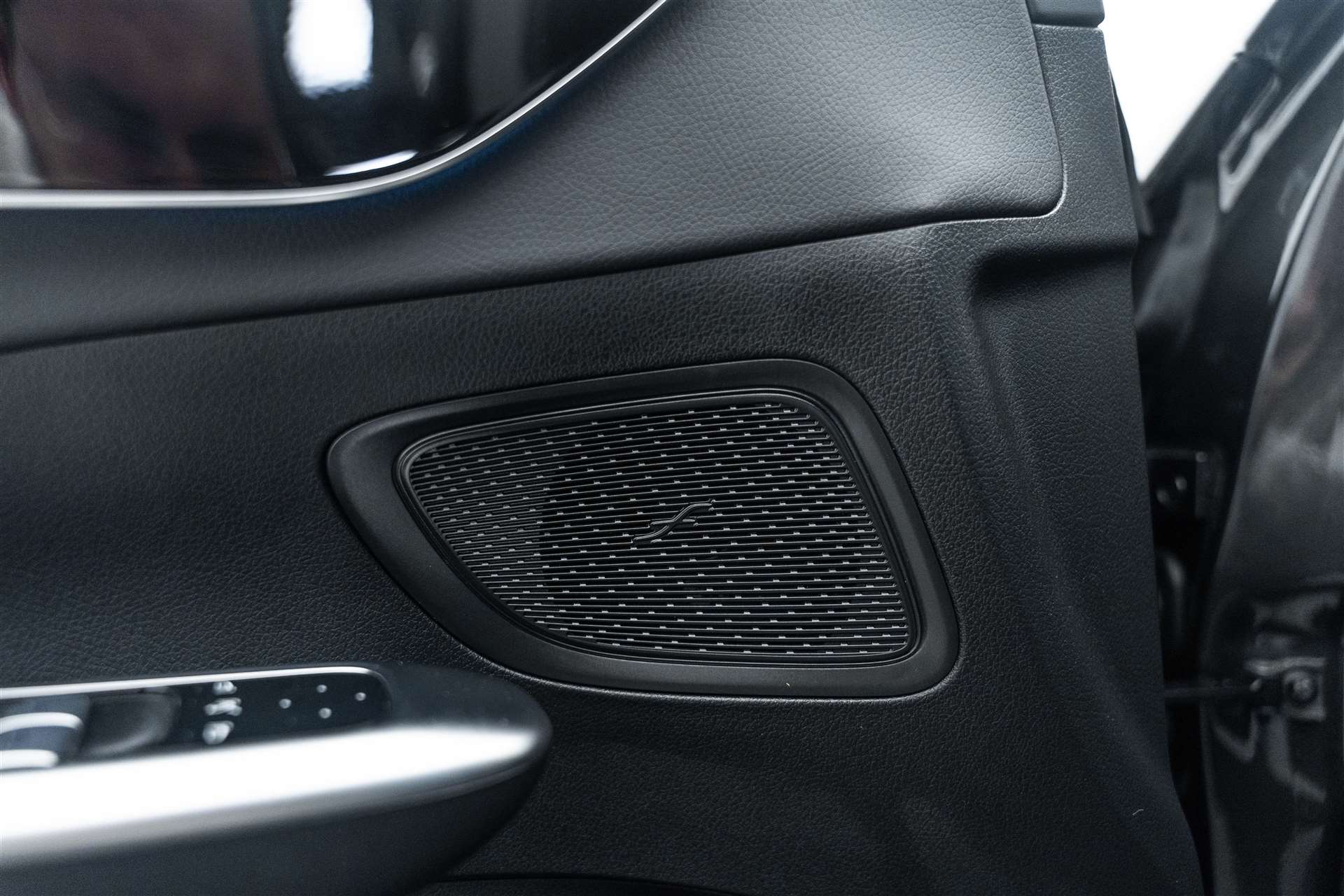 MERCEDES-BENZ MERCEDES-BENZ C 300 T AMG-Line-image-15