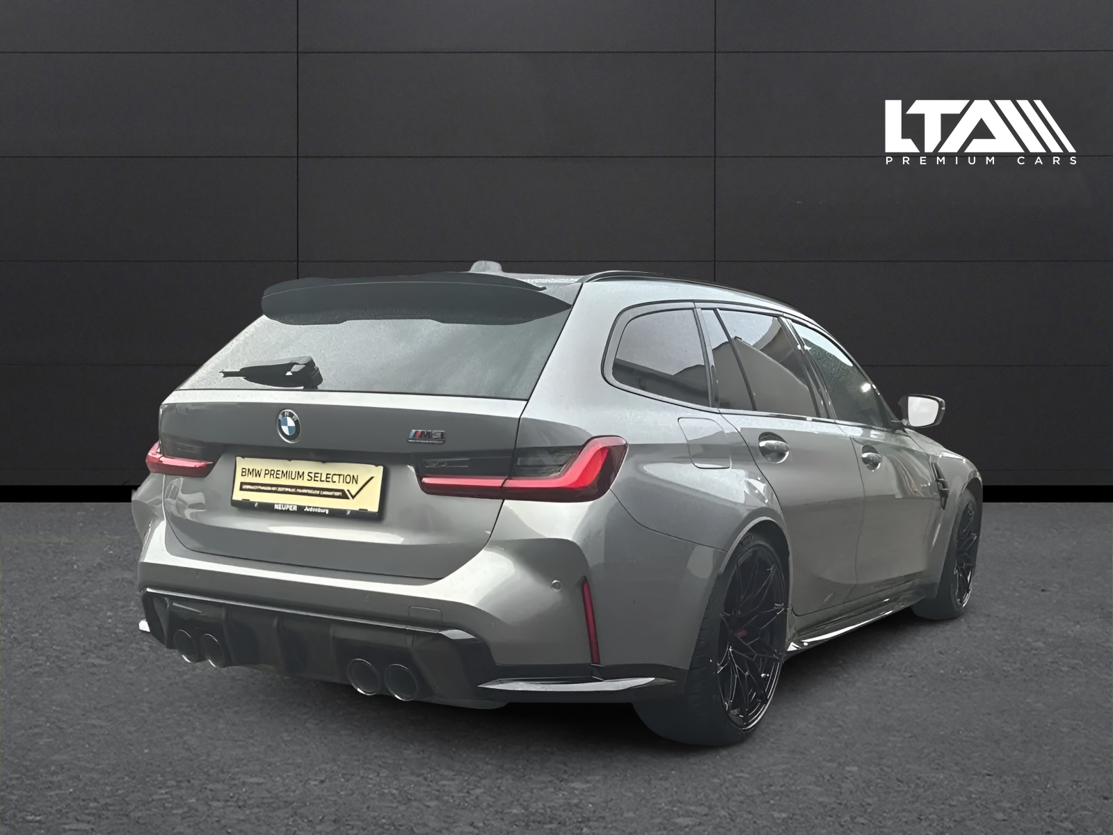 BMW M3 Touring xDrive Competition M-showroom-element-1