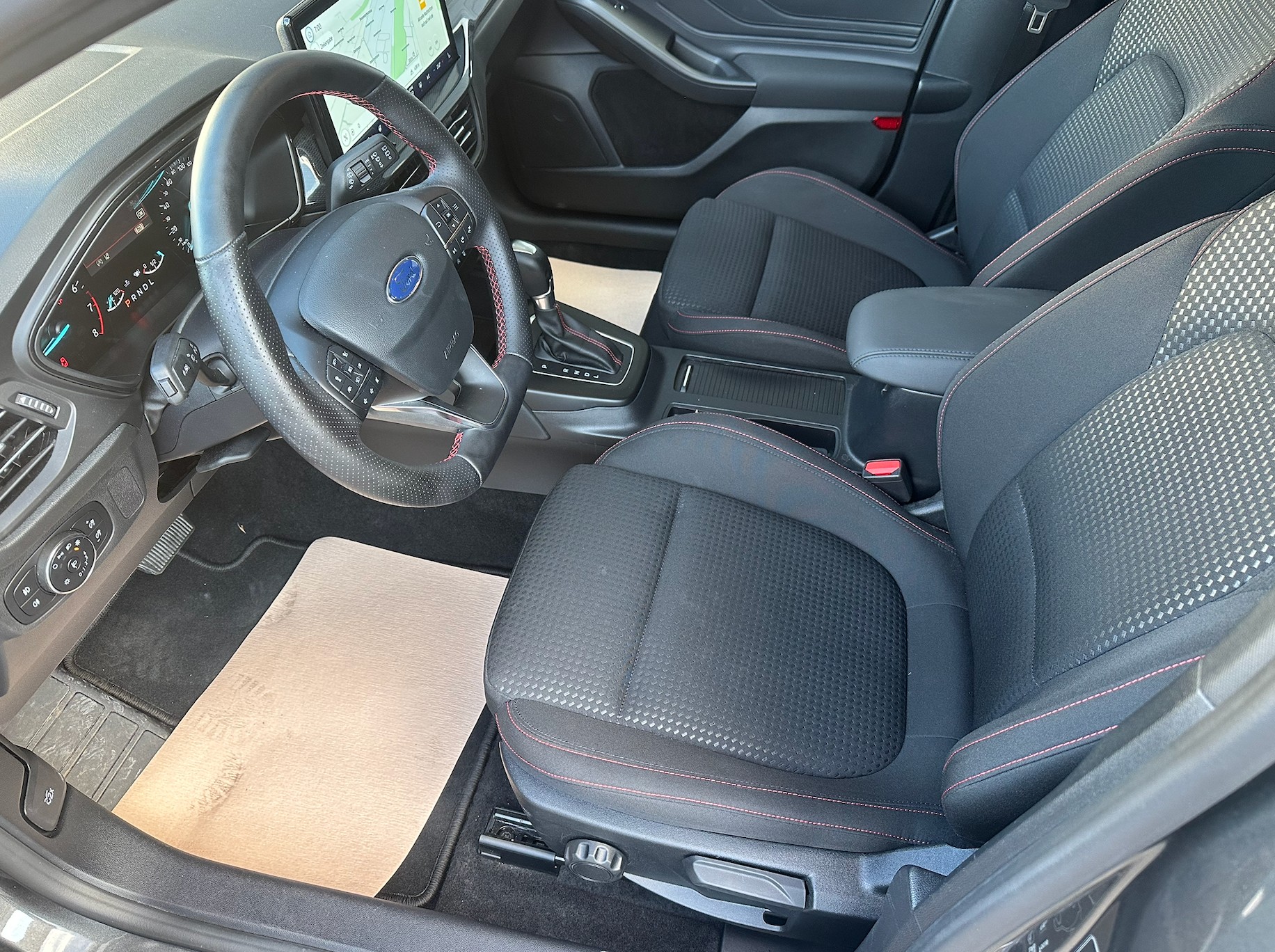 FORD Focus 1.0 MHEV ST-Line X Automat-image-10