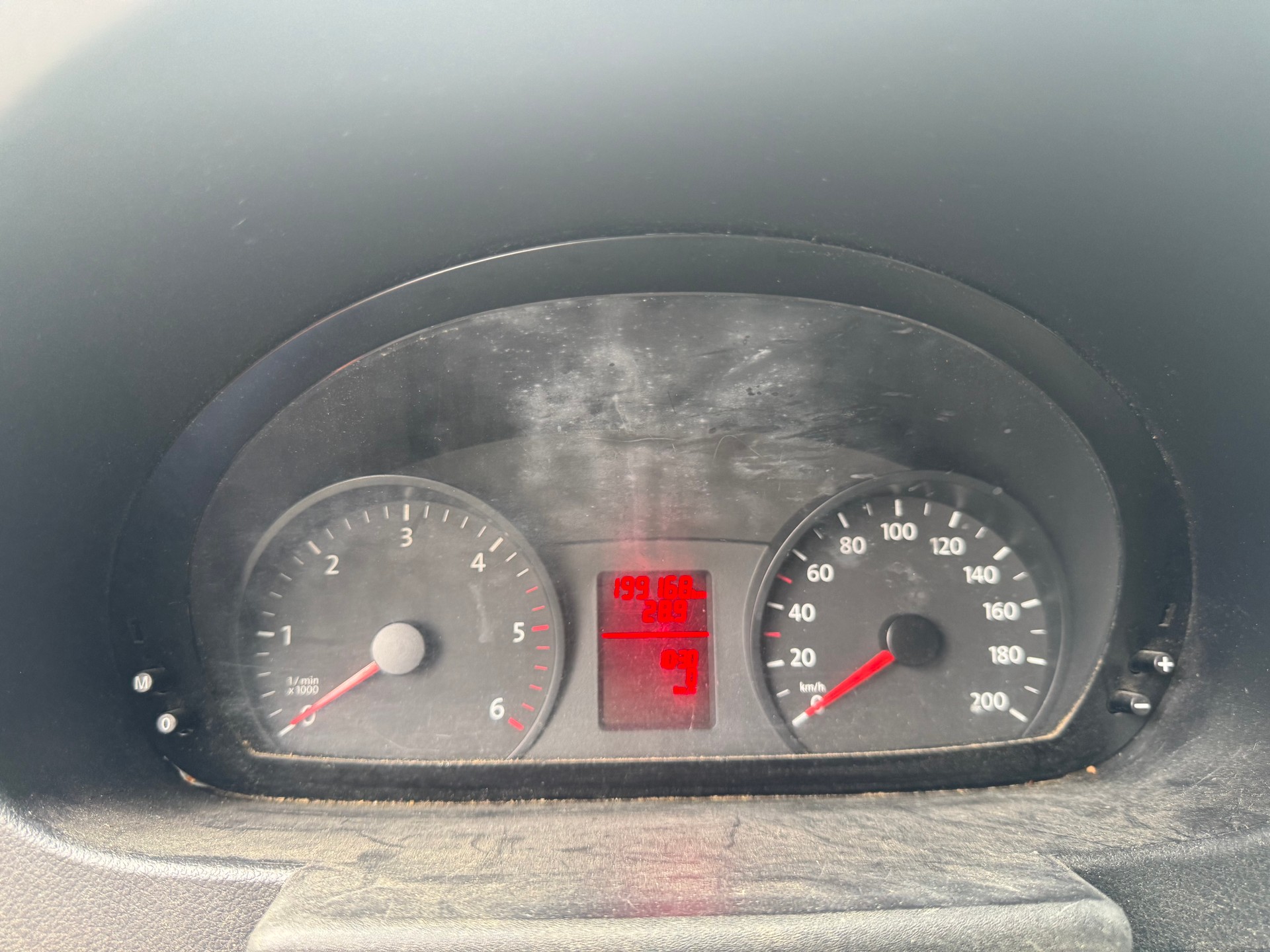 VW Crafter 35 2.0 TDI CR-image-8