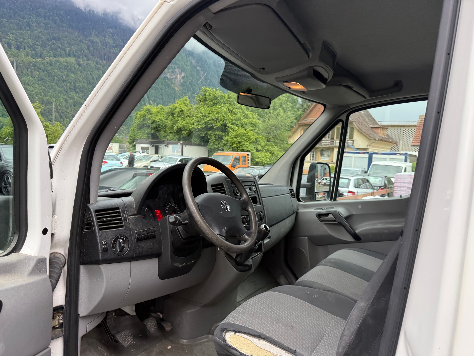 VW Crafter 35 2.0 TDI CR-image-6