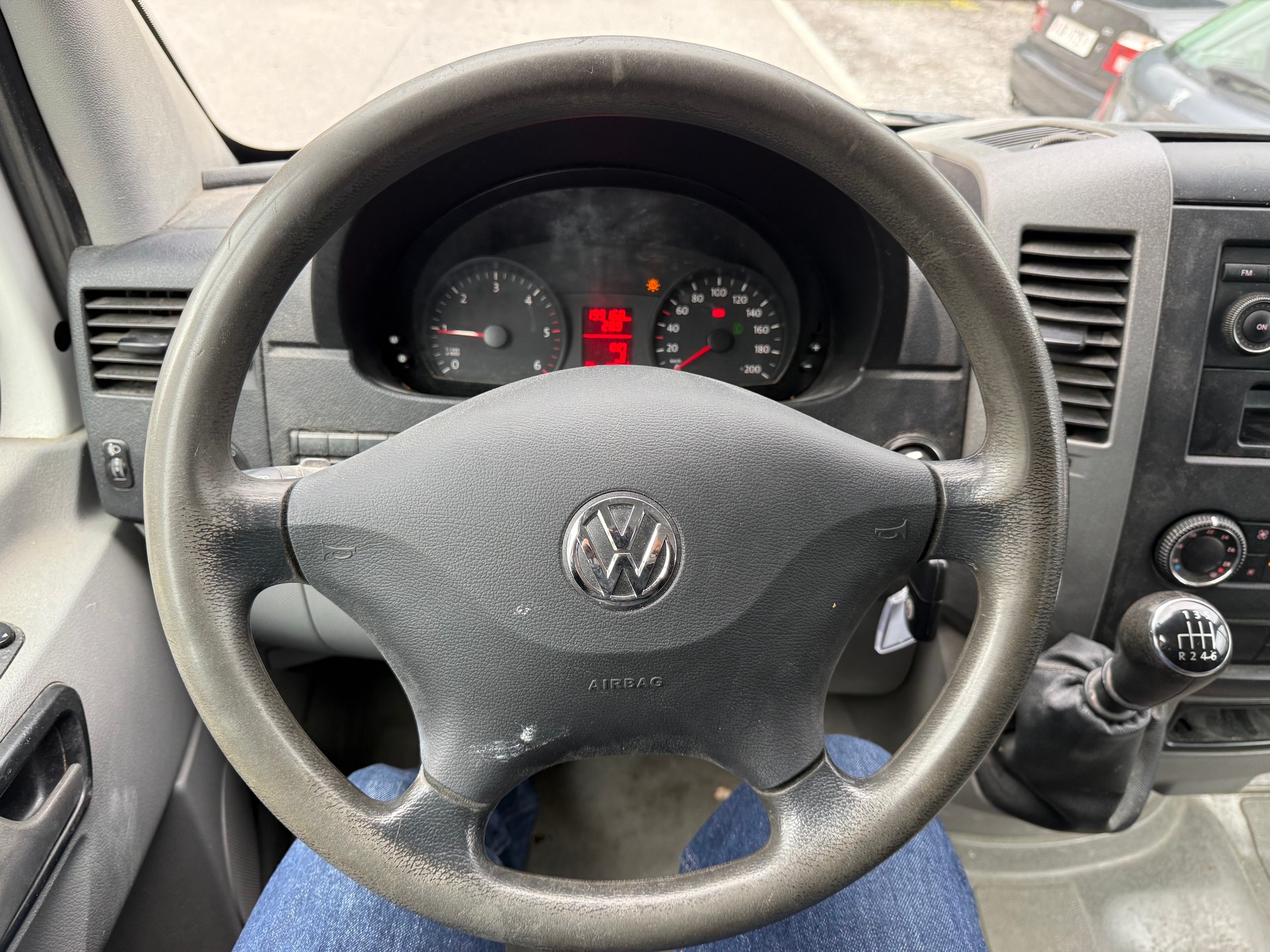 VW Crafter 35 2.0 TDI CR-image-9