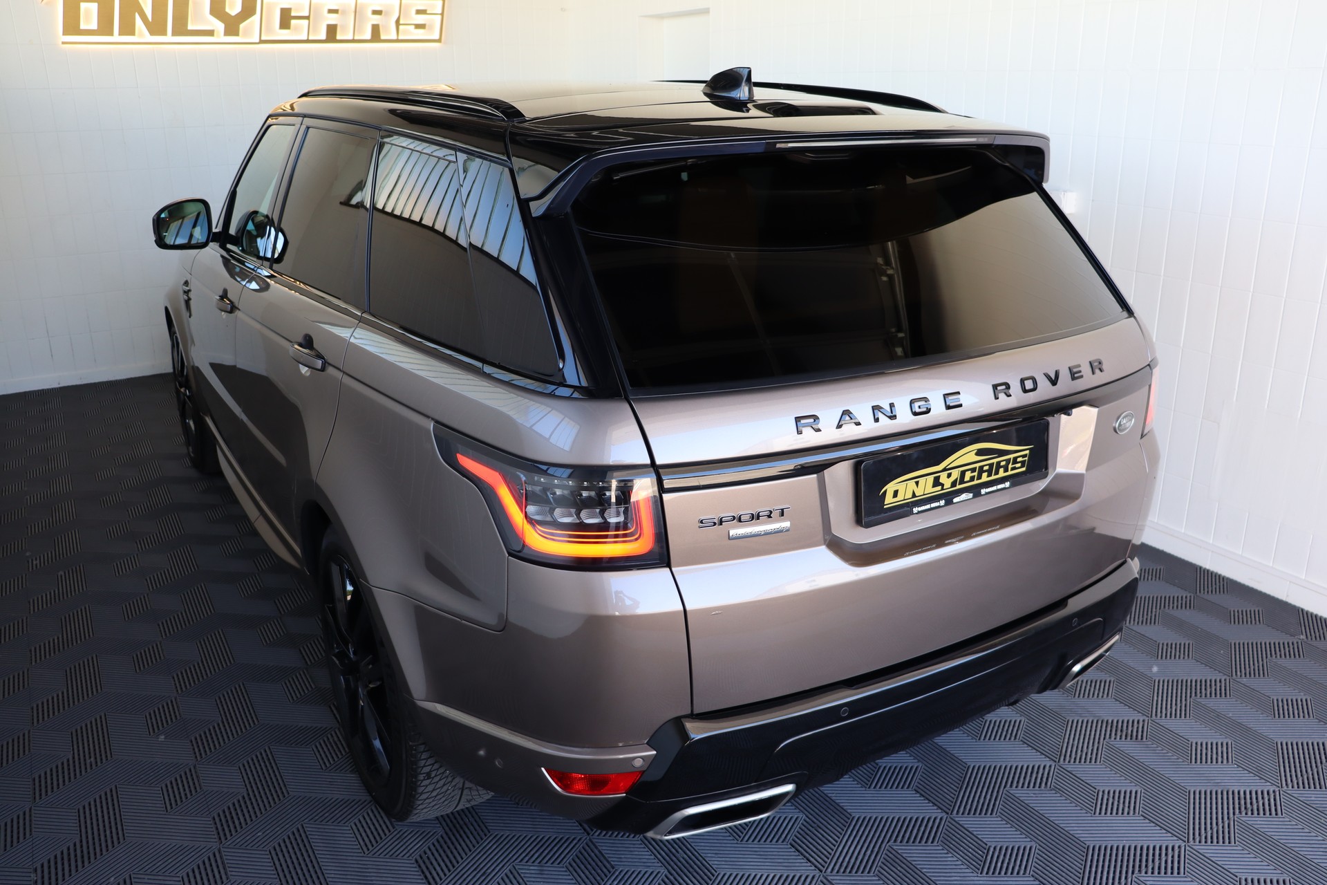 LAND ROVER RANGE ROVER SPORT 5.0 V8 S/C AB DYNAMIC AUTOMATIC ** AUTOBIOGRAPHY ** 7-SITZER ** CH-FAHRZEUG ** PANO-DACH **-image-7