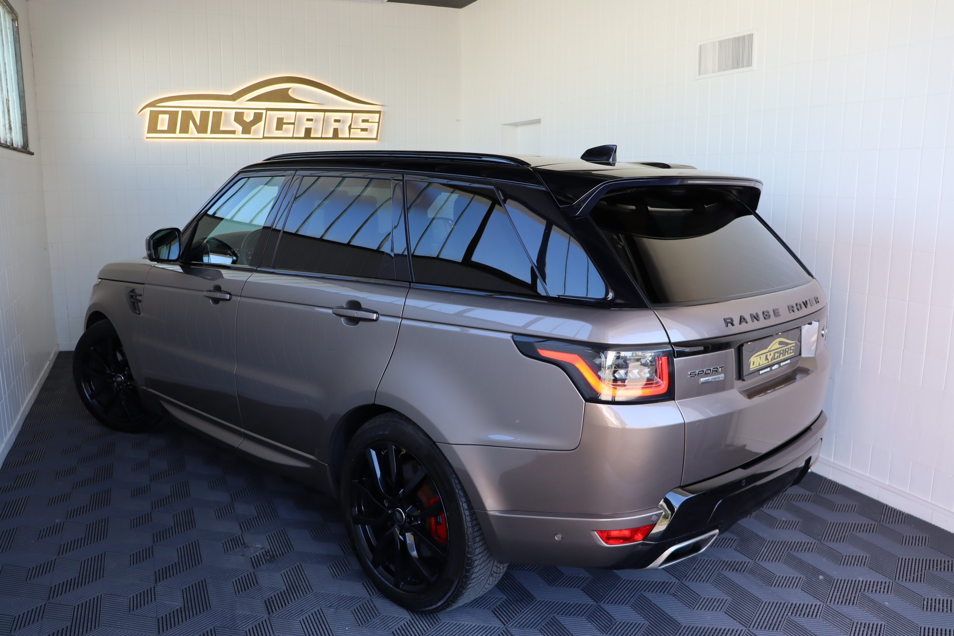 LAND ROVER RANGE ROVER SPORT 5.0 V8 S/C AB DYNAMIC AUTOMATIC ** AUTOBIOGRAPHY ** 7-SITZER ** CH-FAHRZEUG ** PANO-DACH **-image-6