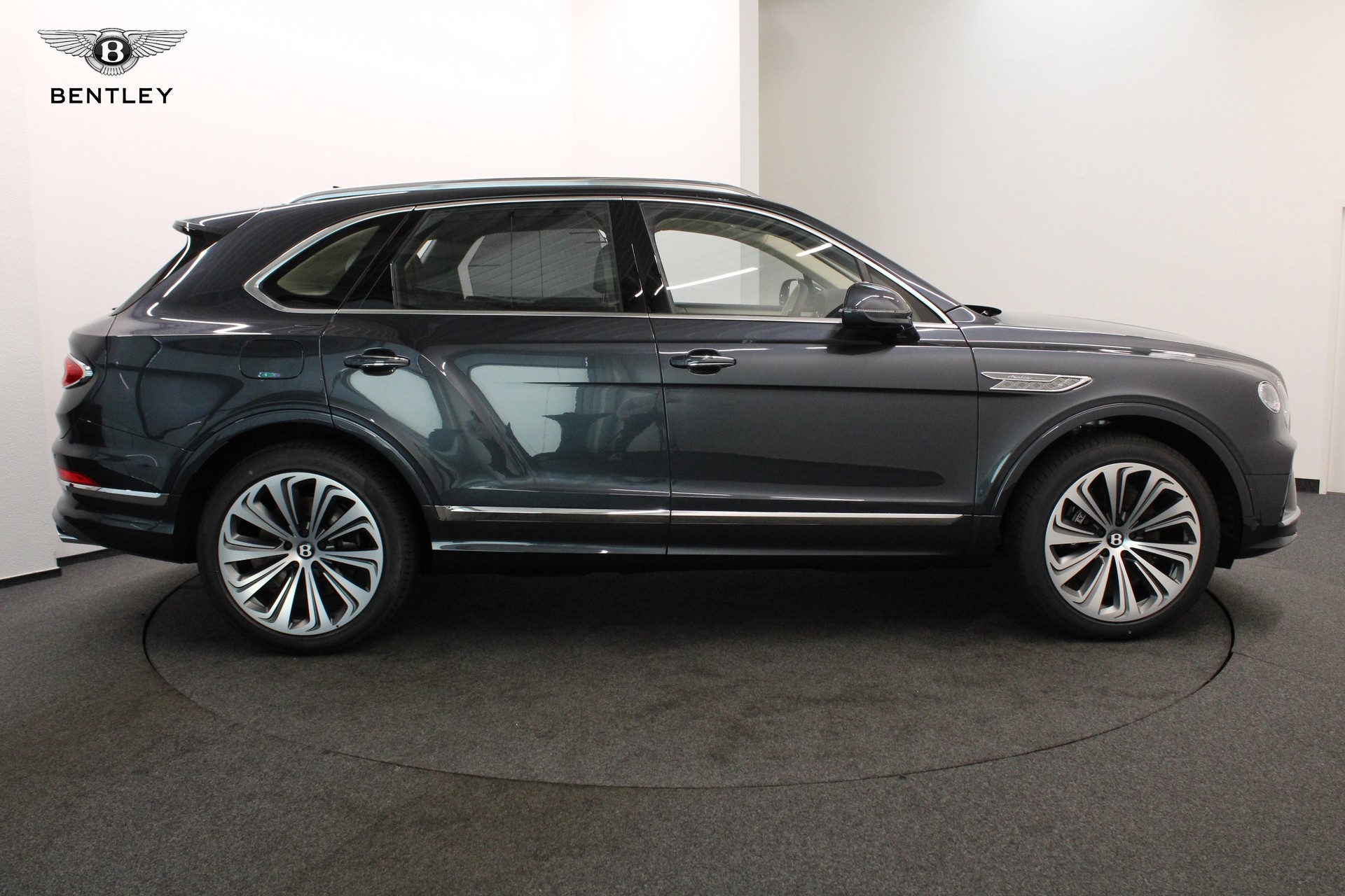 BENTLEY Bentayga 4.0 V8 Atelier Edition-image-6