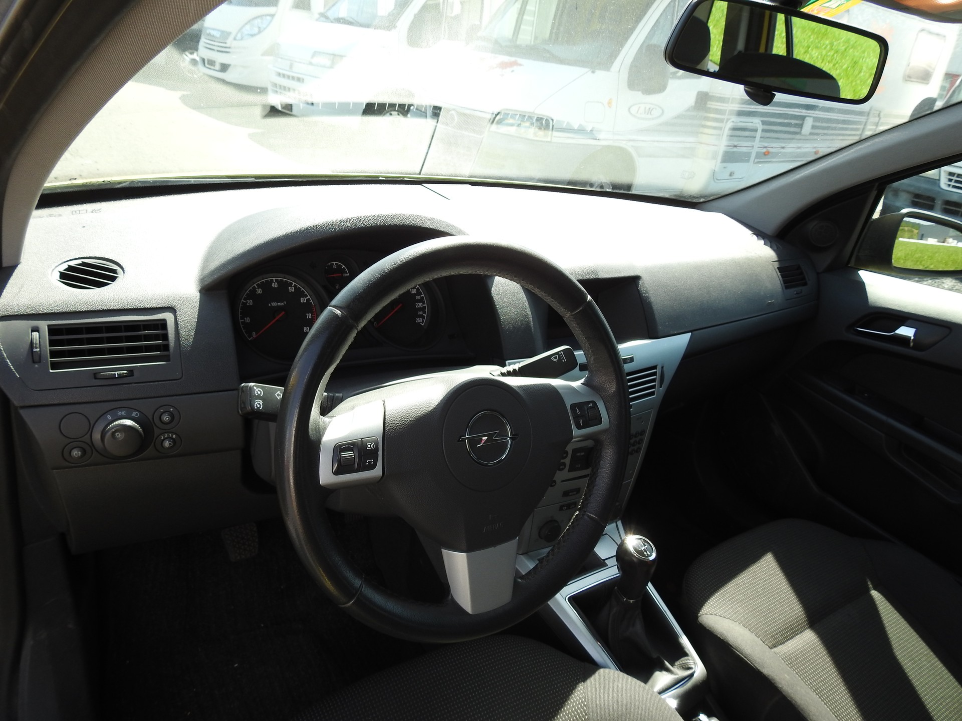 OPEL Astra Caravan 1.6i 16V Enjoy-image-10