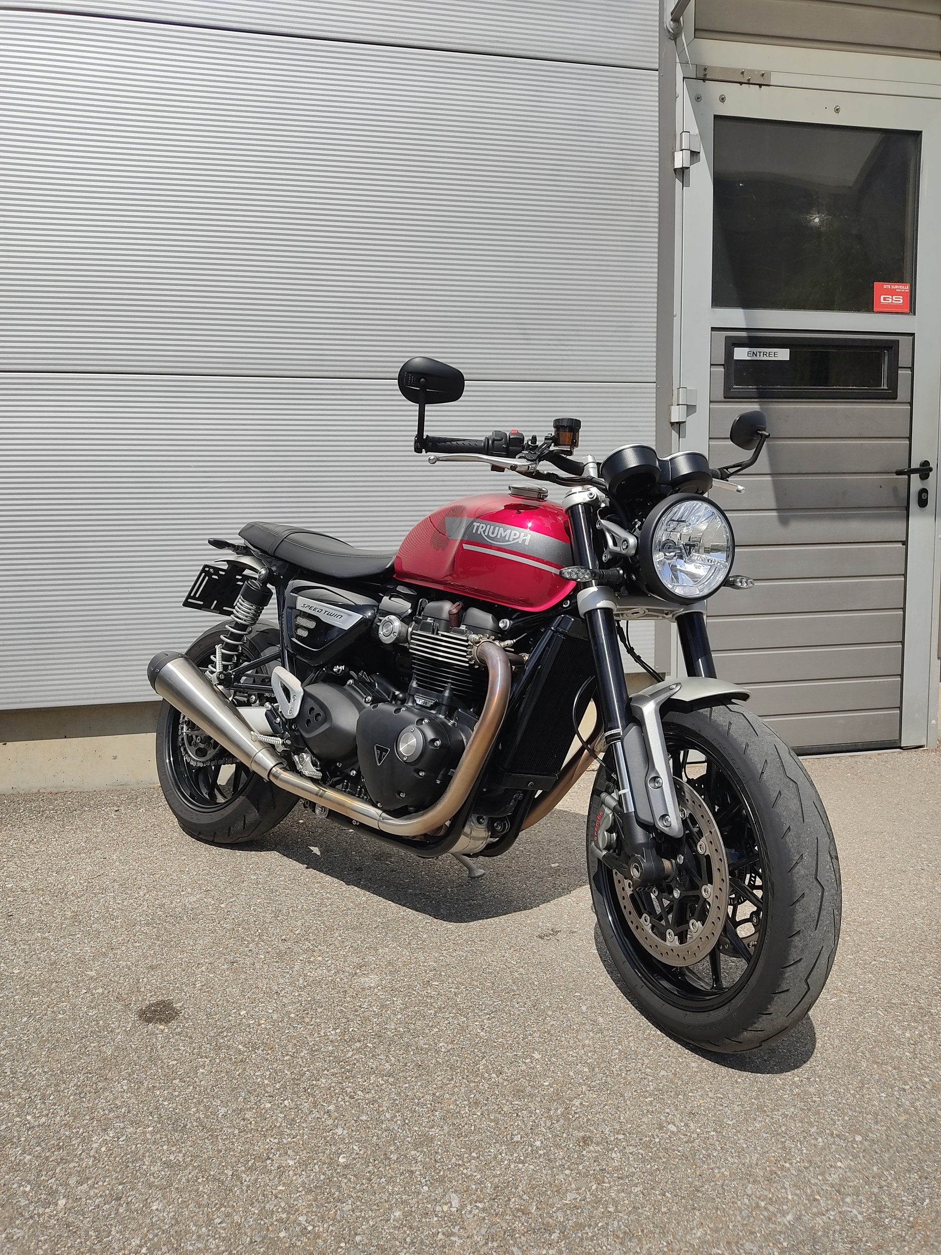 TRIUMPH Speed Twin 1200-image-1