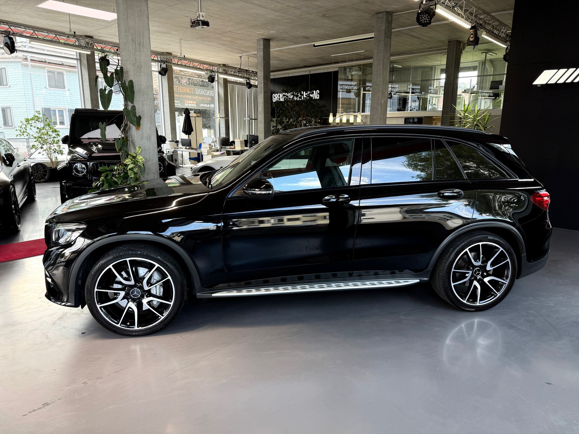 MERCEDES-BENZ GLC 43 AMG 4Matic 9G-Tronic-showroom-element-3