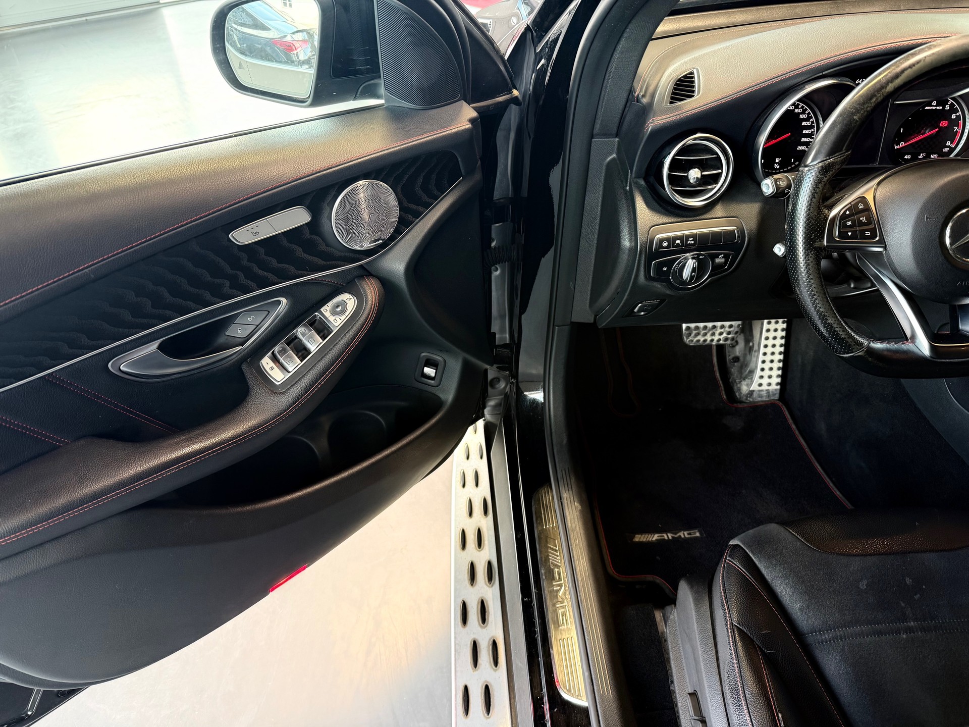 MERCEDES-BENZ GLC 43 AMG 4Matic 9G-Tronic-image-8